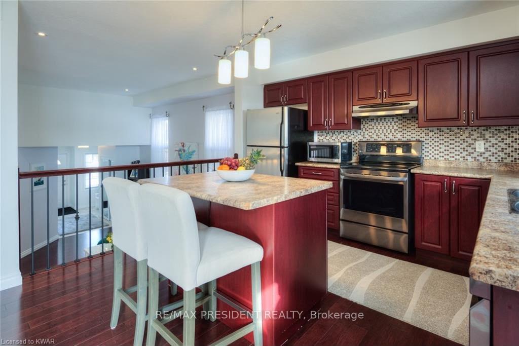 Photo 6 of Unit UPPER, 54 Periwinkle Street, Kitchener, Larentian West — HOMEH