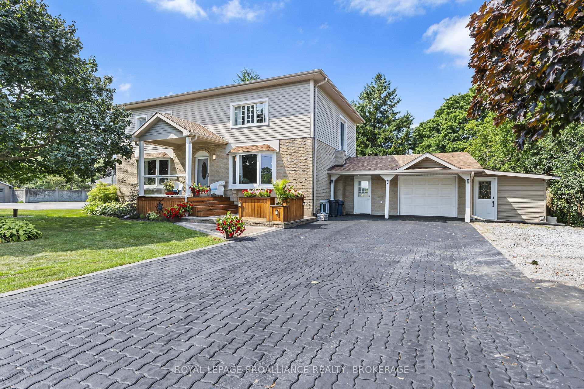 Photo 2 of 2112 Burbrook Road, Kingston, City North of 401 — HOMEH