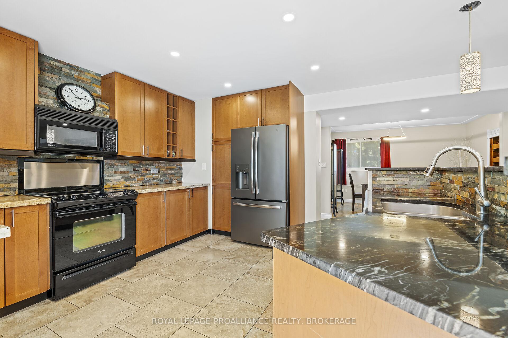 Photo 13 of 2112 Burbrook Road, Kingston, City North of 401 — HOMEH