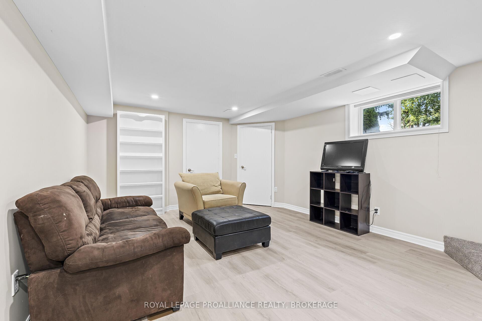 Photo 30 of 2112 Burbrook Road, Kingston, City North of 401 — HOMEH