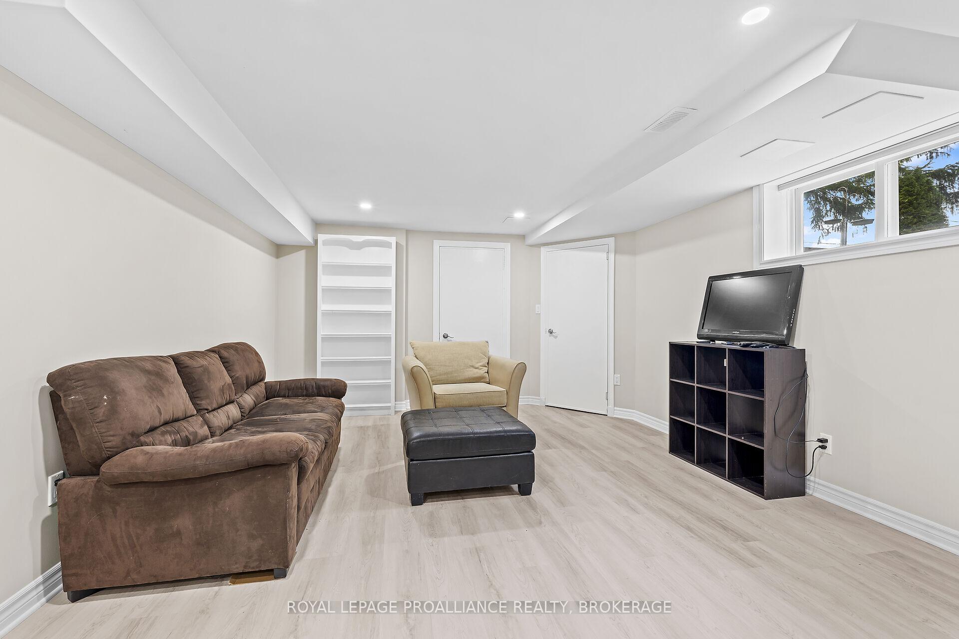 Photo 31 of 2112 Burbrook Road, Kingston, City North of 401 — HOMEH
