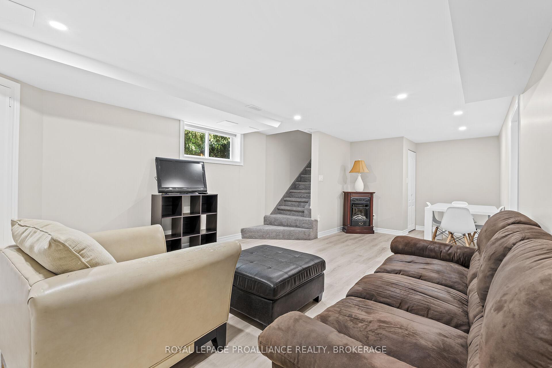 Photo 32 of 2112 Burbrook Road, Kingston, City North of 401 — HOMEH