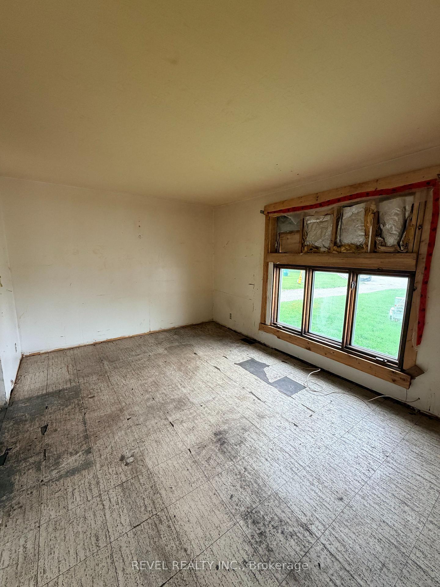Photo 2 of 387 Randall Drive, Timmins, TNW - Riverpark — HOMEH