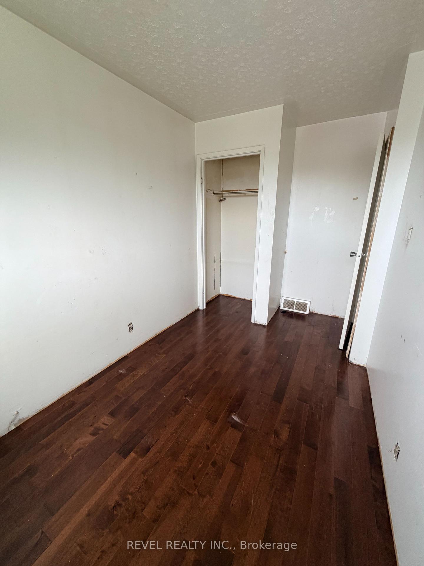 Photo 12 of 387 Randall Drive, Timmins, TNW - Riverpark — HOMEH