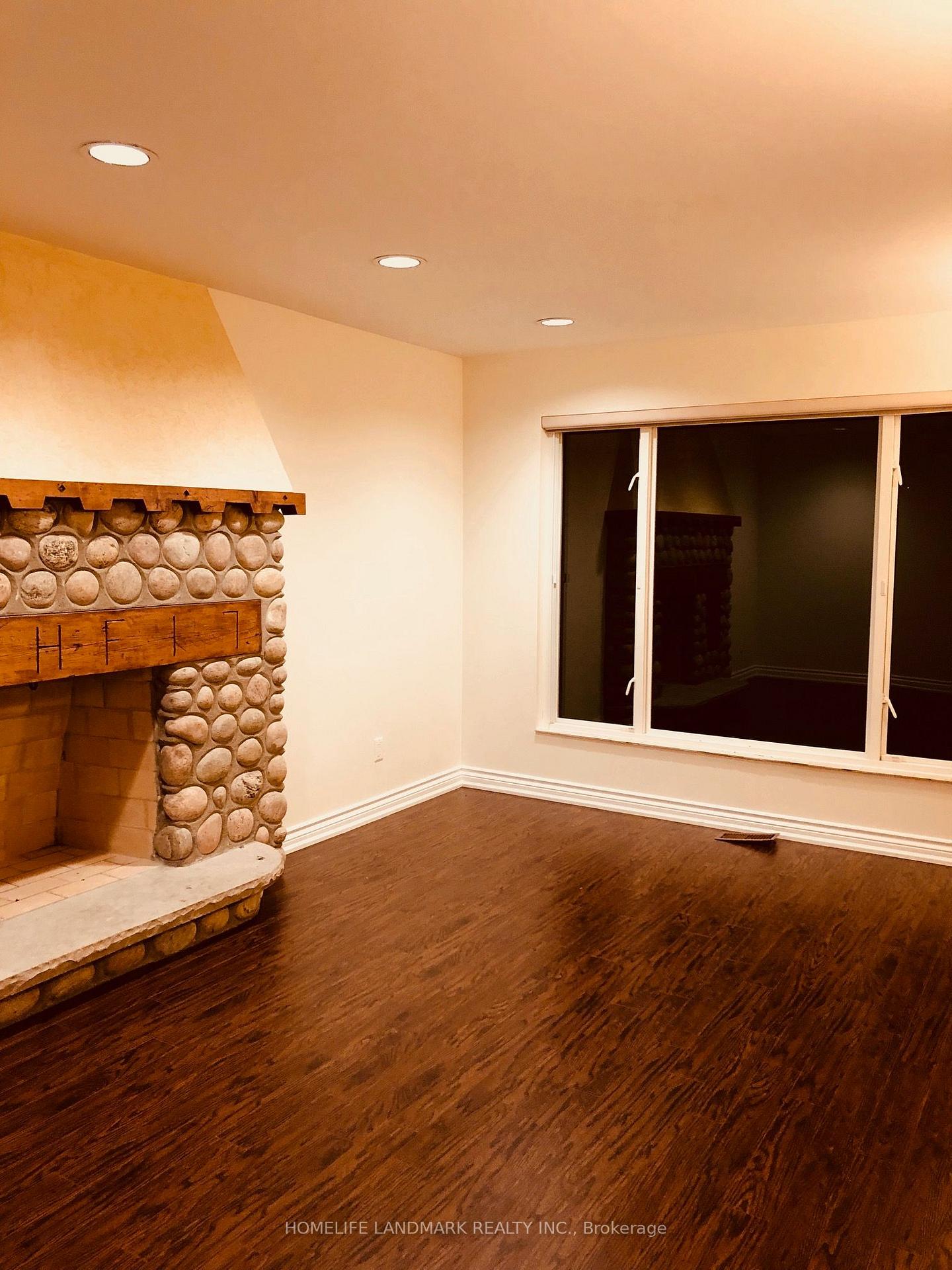 Photo 3 of 186 Huntington Park Drive, Markham, Thornlea — HOMEH