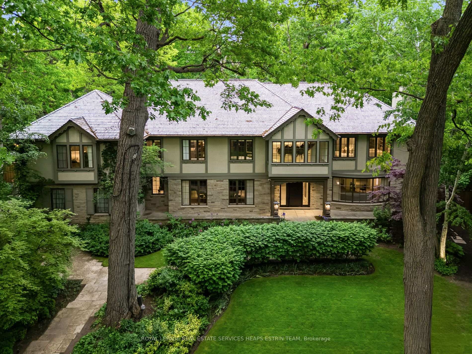 Photo 1 of 25 North Drive, Etobicoke, Edenbridge-Humber Valley — HOMEH