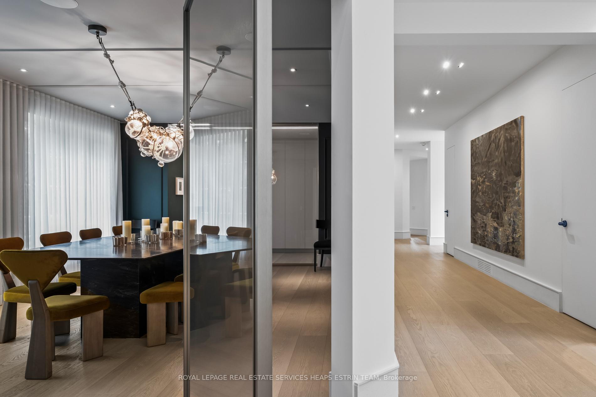 Photo 10 of 25 North Drive, Etobicoke, Edenbridge-Humber Valley — HOMEH