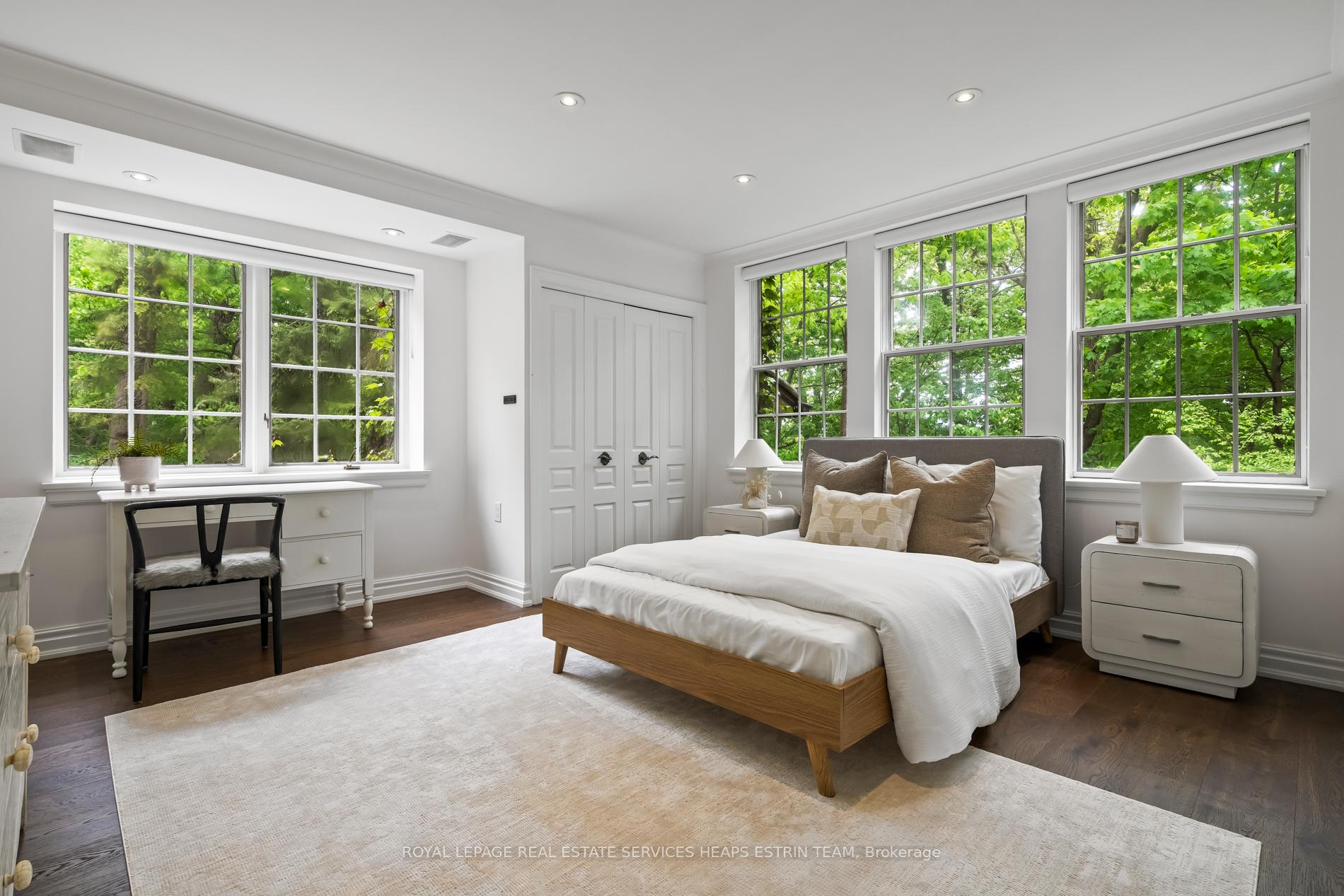 Photo 32 of 25 North Drive, Etobicoke, Edenbridge-Humber Valley — HOMEH