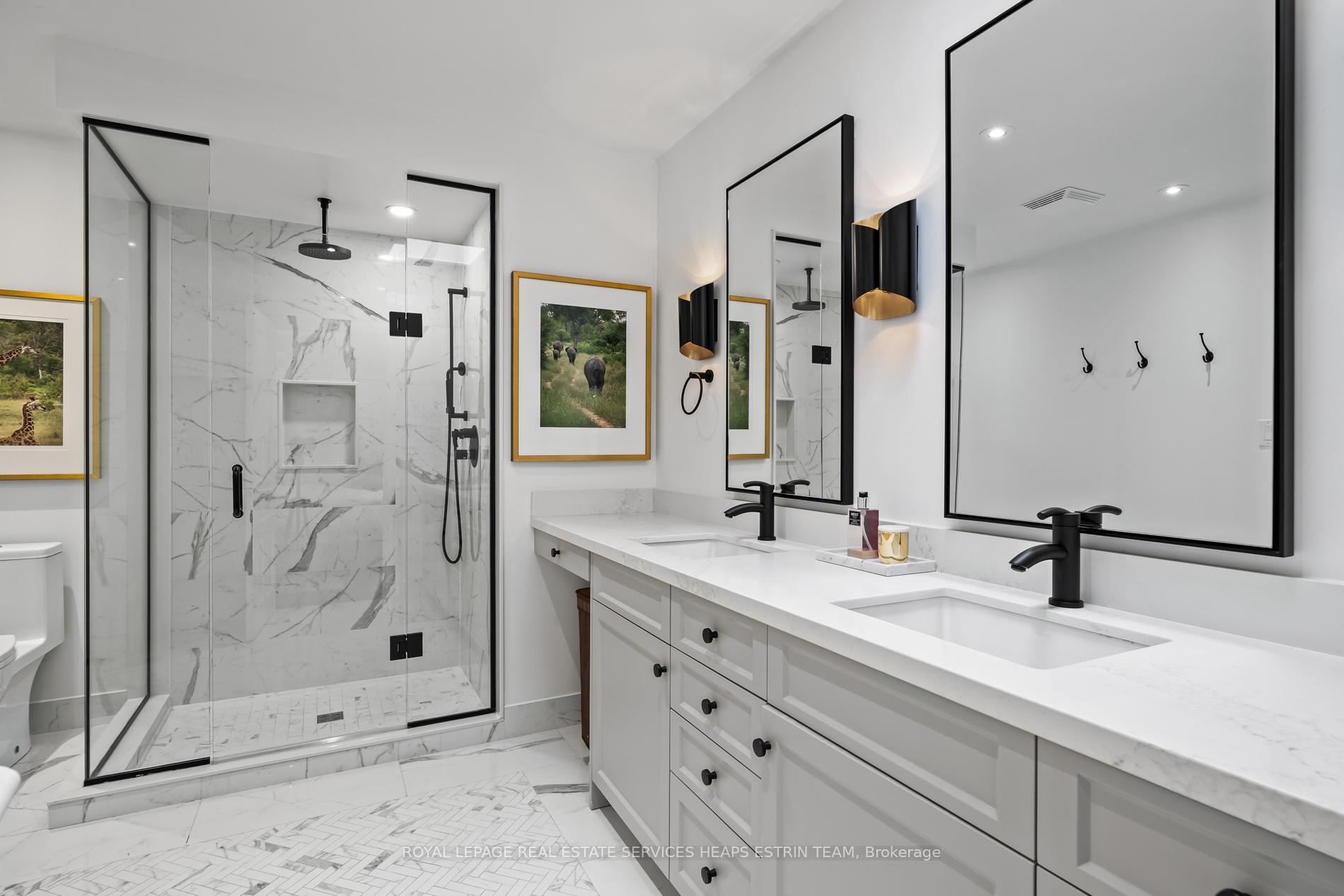 Photo 34 of 25 North Drive, Etobicoke, Edenbridge-Humber Valley — HOMEH