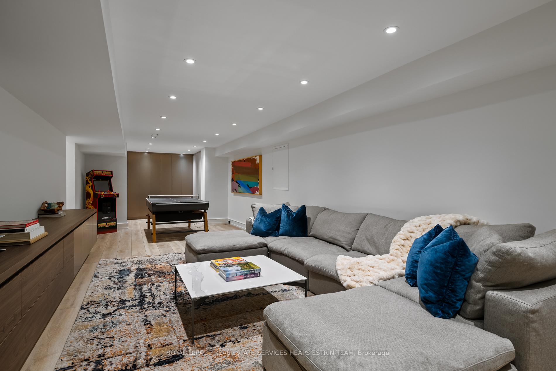 Photo 37 of 25 North Drive, Etobicoke, Edenbridge-Humber Valley — HOMEH