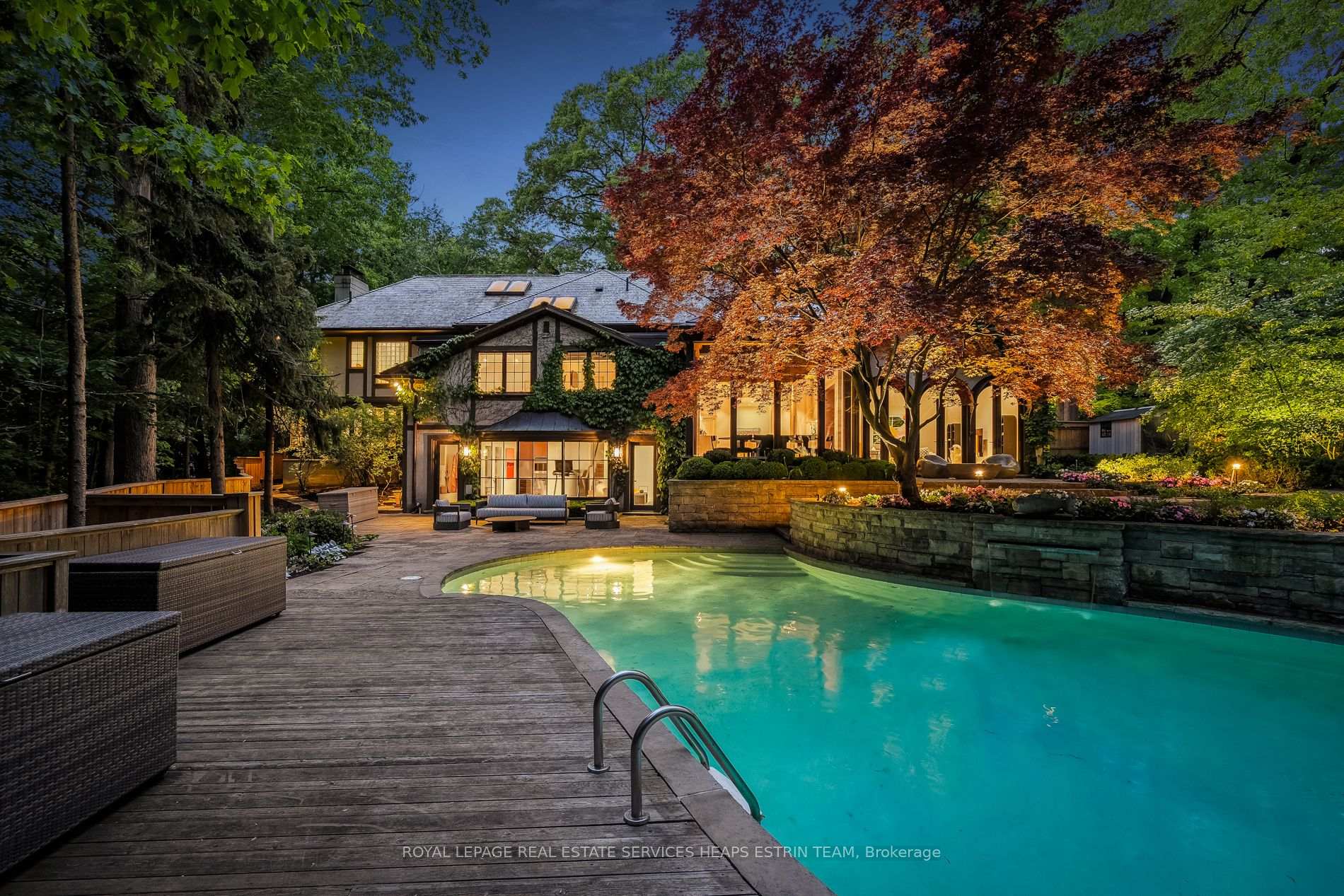 Photo 39 of 25 North Drive, Etobicoke, Edenbridge-Humber Valley — HOMEH