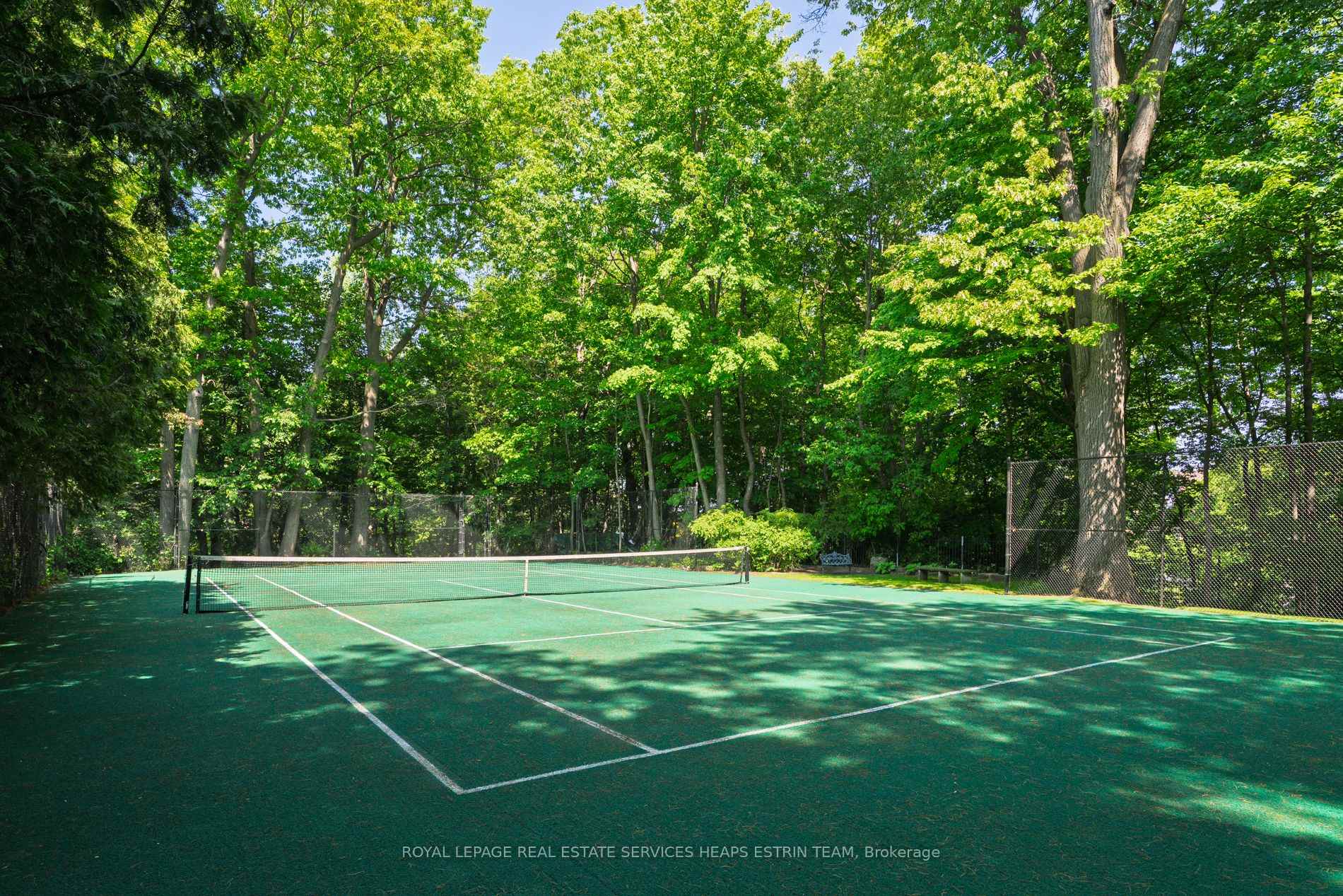 Photo 45 of 25 North Drive, Etobicoke, Edenbridge-Humber Valley — HOMEH