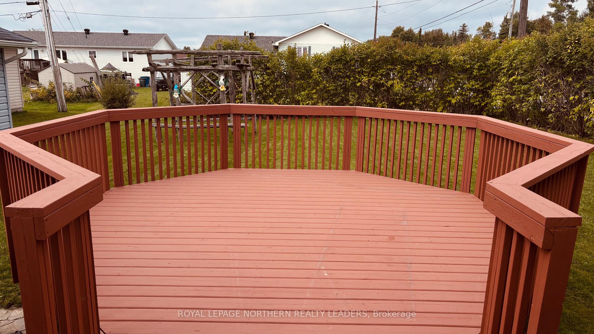 Photo 6 of 65 Connaught Avenue S, Cochrane — HOMEH