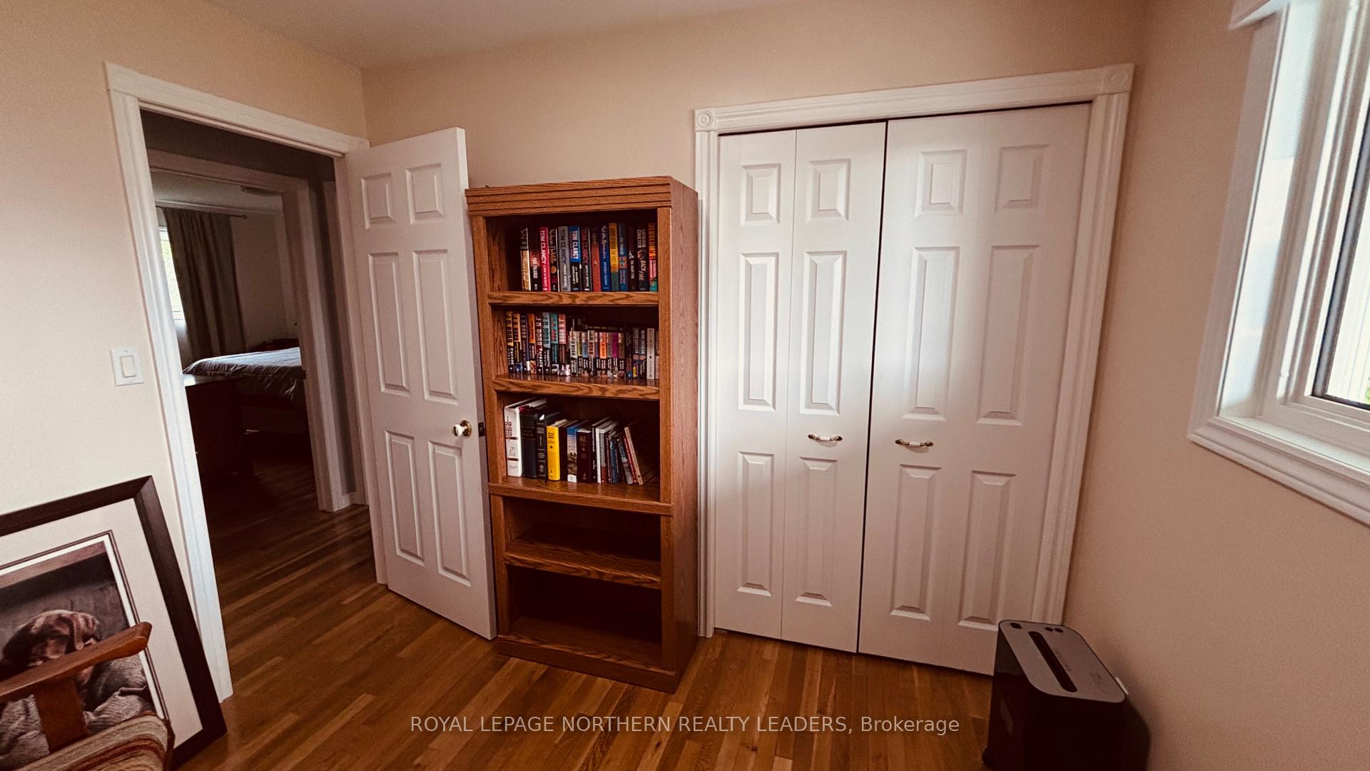 Photo 28 of 65 Connaught Avenue S, Cochrane — HOMEH