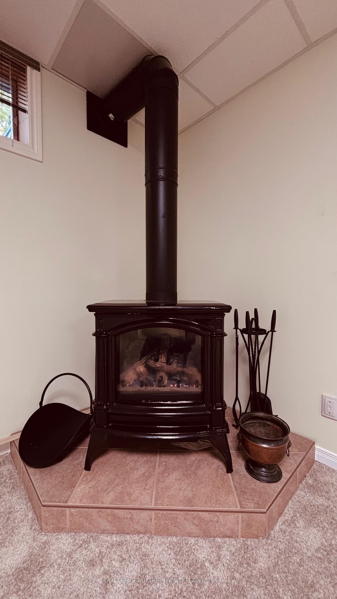 Photo 31 of 65 Connaught Avenue S, Cochrane — HOMEH