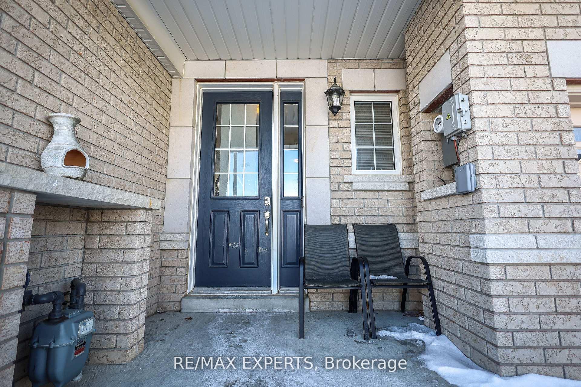 Photo 4 of 27 Hogan Manor Drive, Brampton, Northwest Brampton — HOMEH