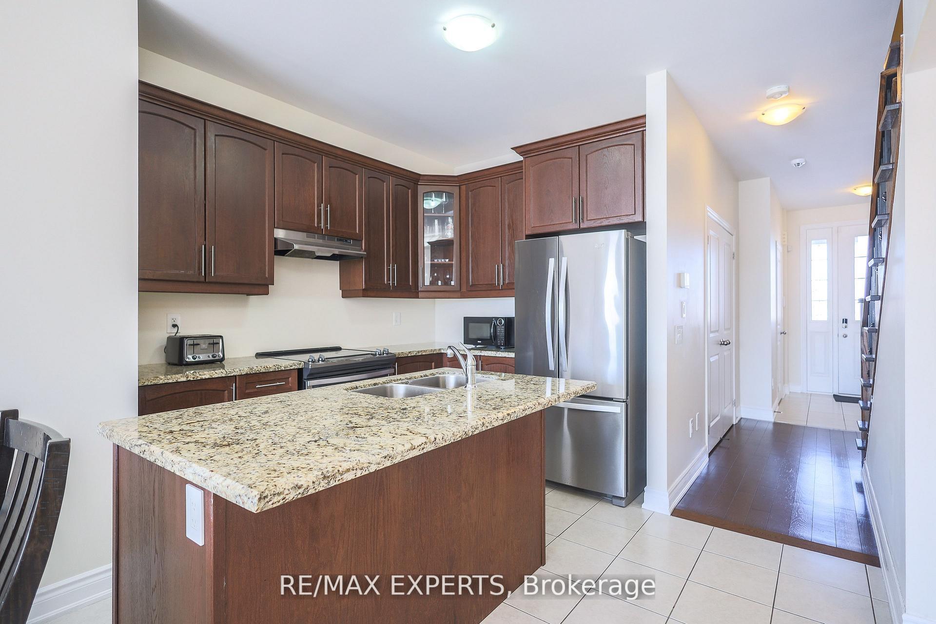 Photo 5 of 27 Hogan Manor Drive, Brampton, Northwest Brampton — HOMEH