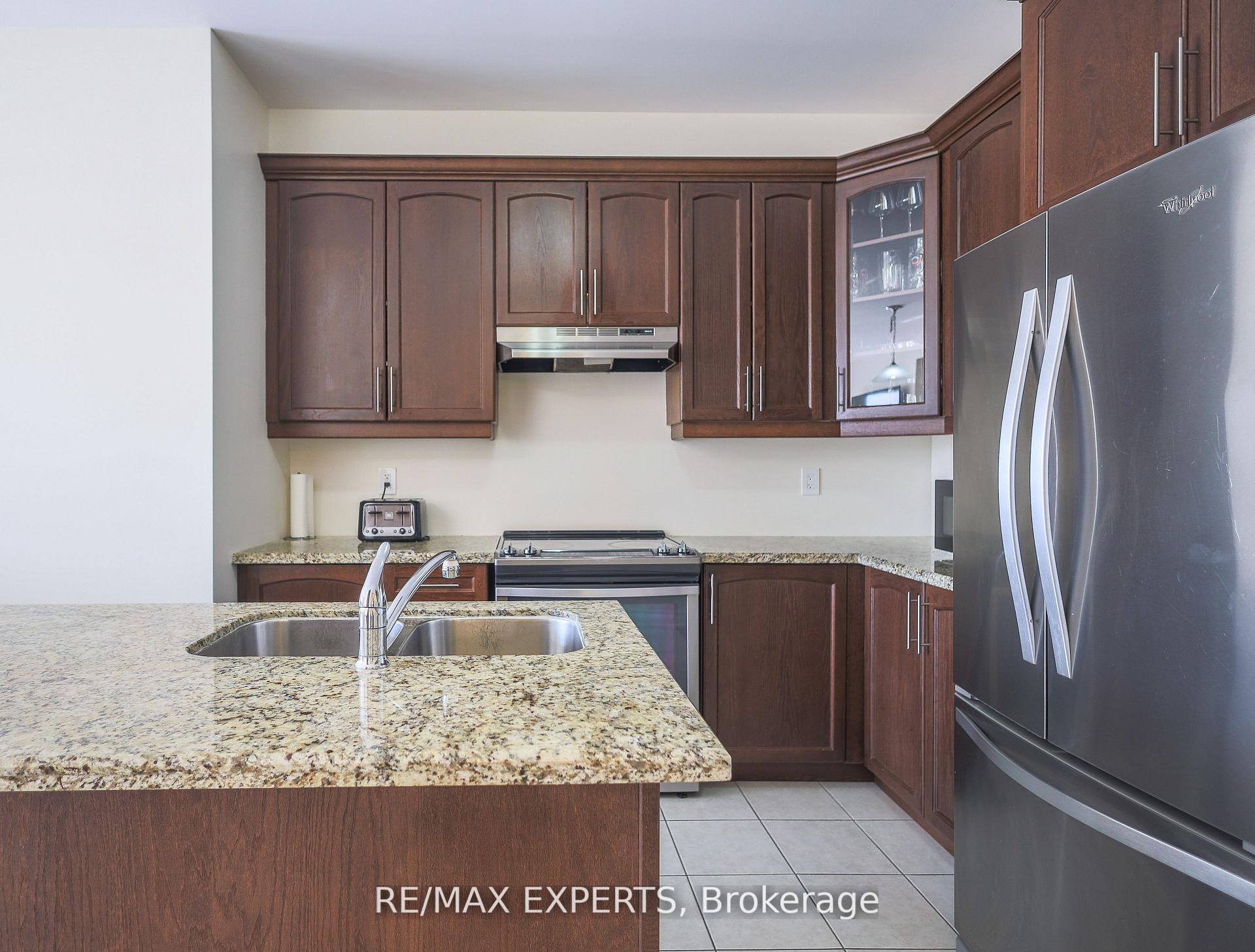 Photo 16 of 27 Hogan Manor Drive, Brampton, Northwest Brampton — HOMEH
