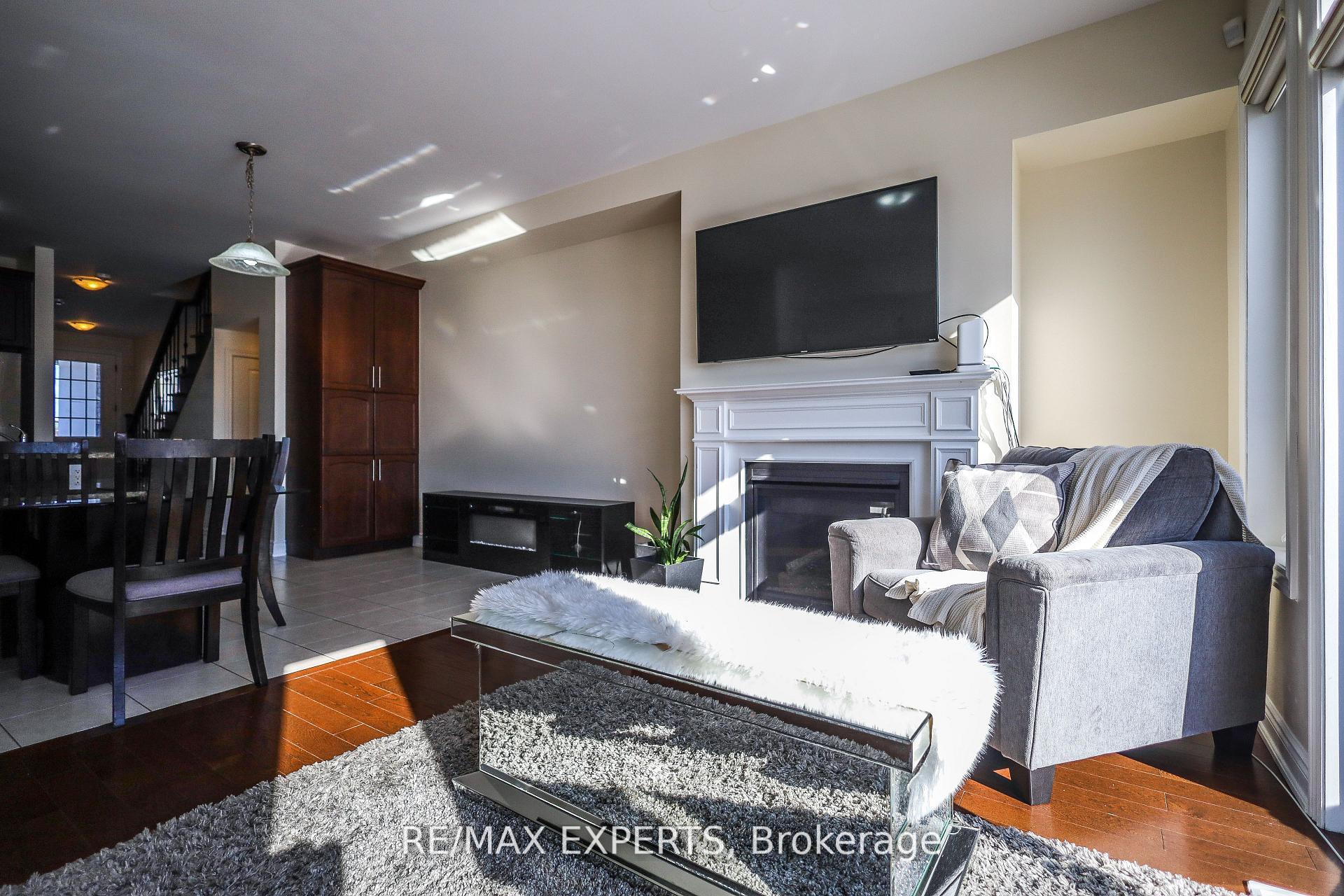 Photo 14 of 27 Hogan Manor Drive, Brampton, Northwest Brampton — HOMEH