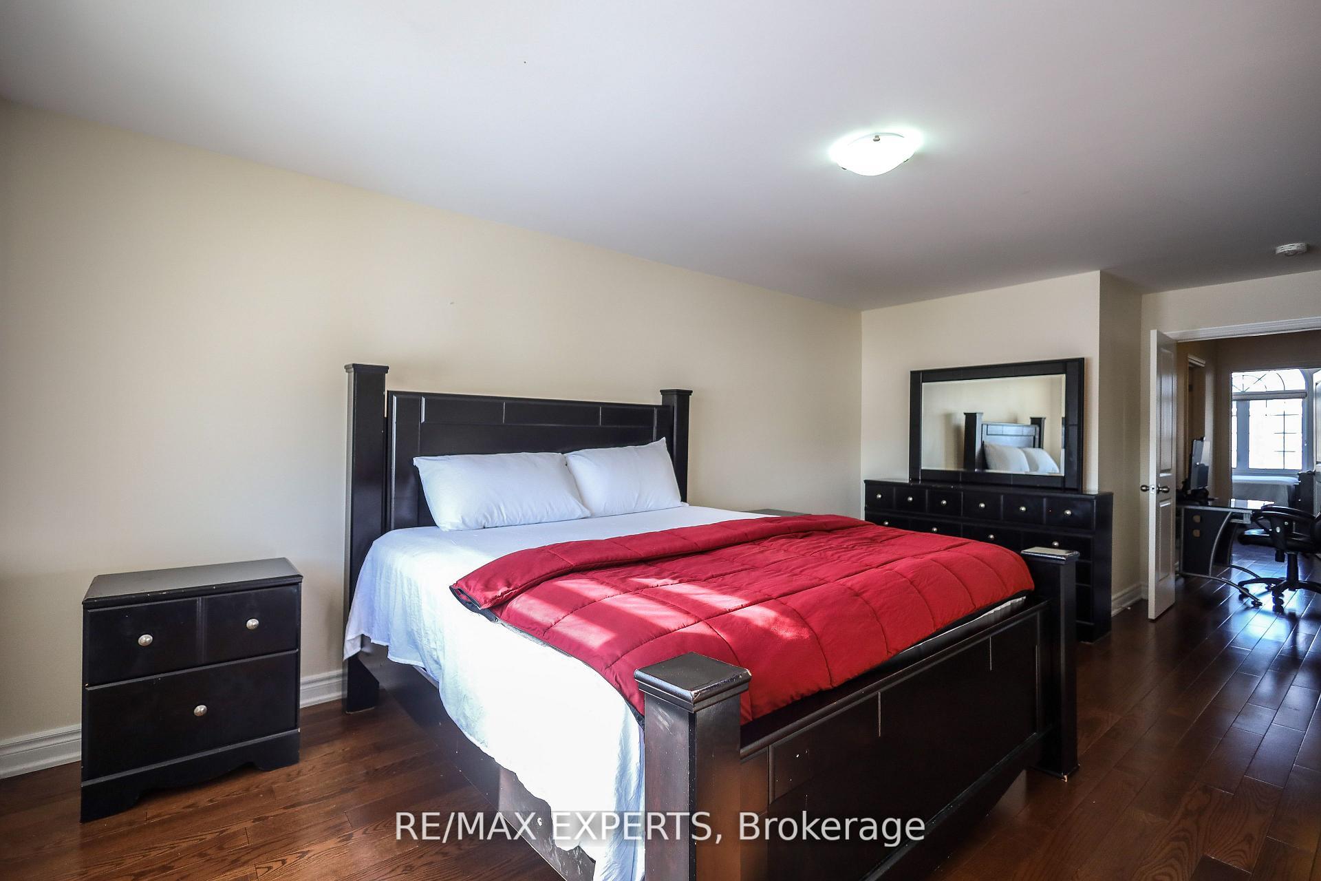 Photo 23 of 27 Hogan Manor Drive, Brampton, Northwest Brampton — HOMEH