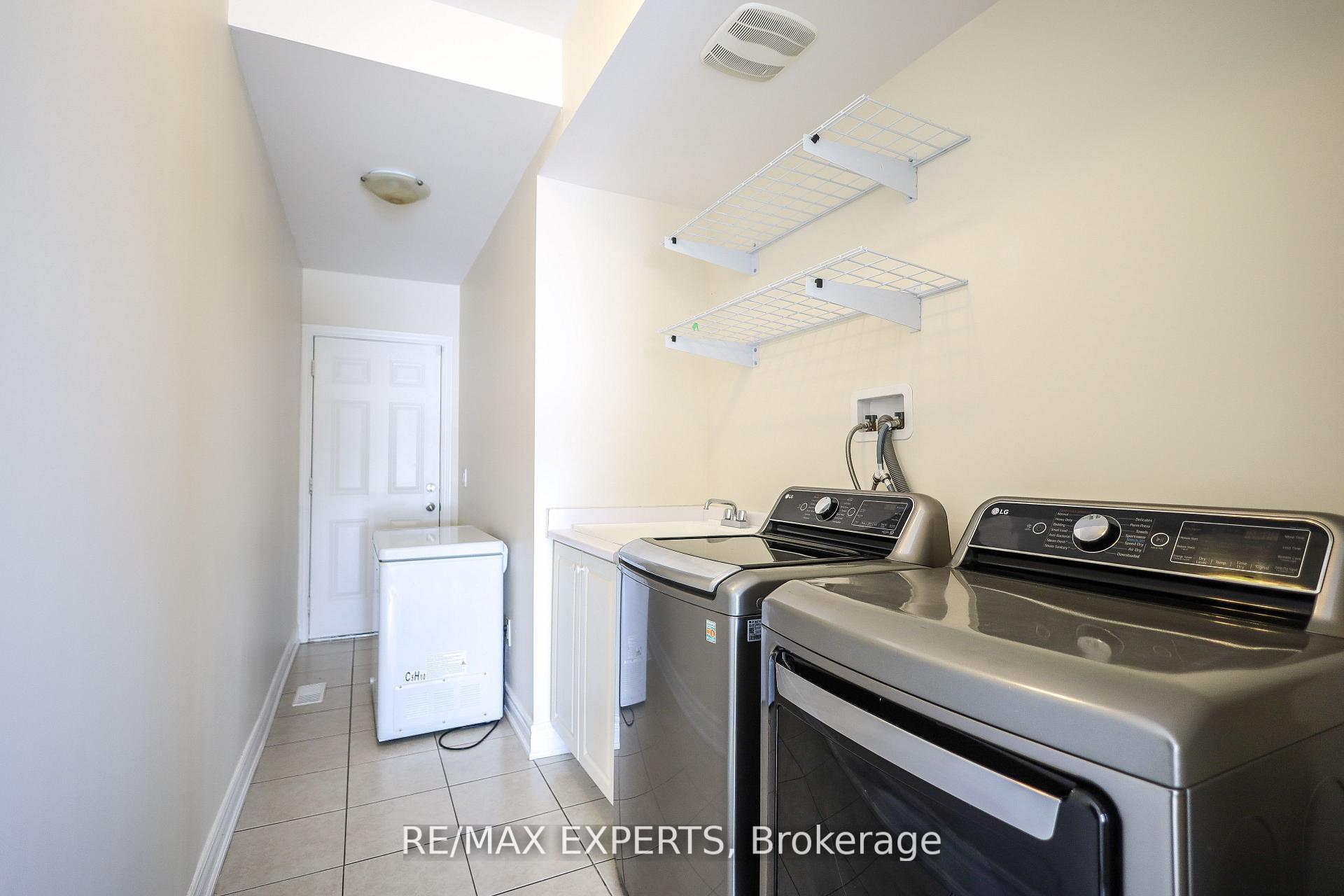 Photo 42 of 27 Hogan Manor Drive, Brampton, Northwest Brampton — HOMEH