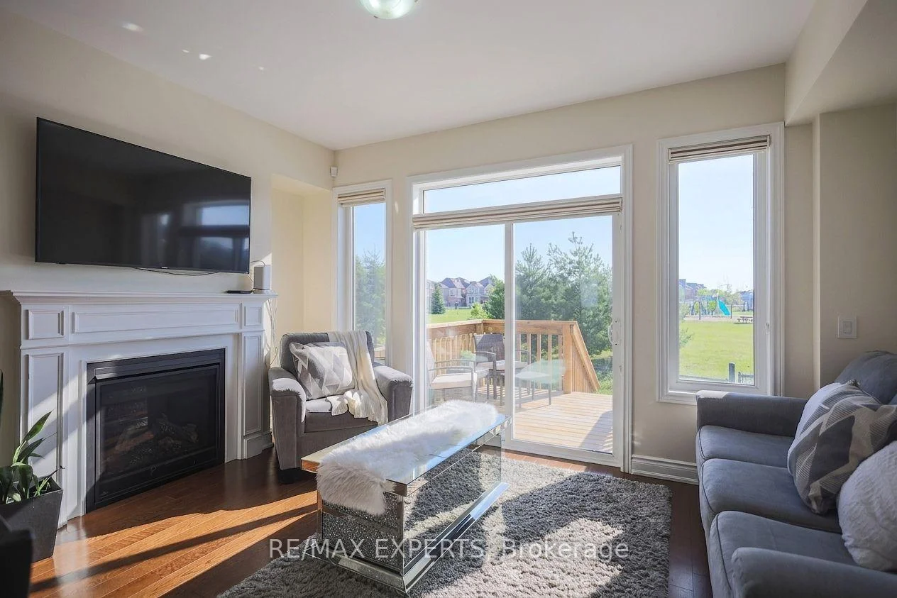 Photo 12 of 27 Hogan Manor Drive, Brampton, Northwest Brampton — HOMEH