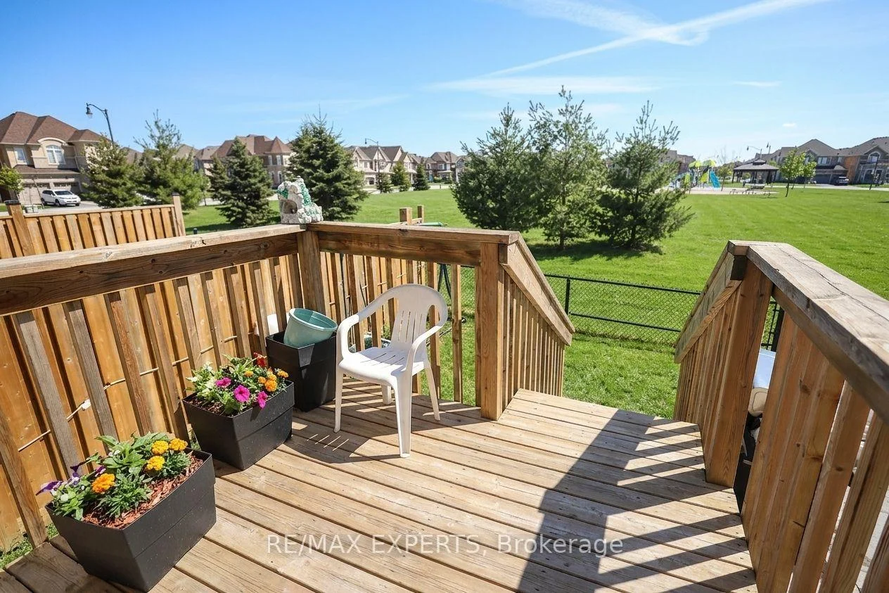 Photo 28 of 27 Hogan Manor Drive, Brampton, Northwest Brampton — HOMEH
