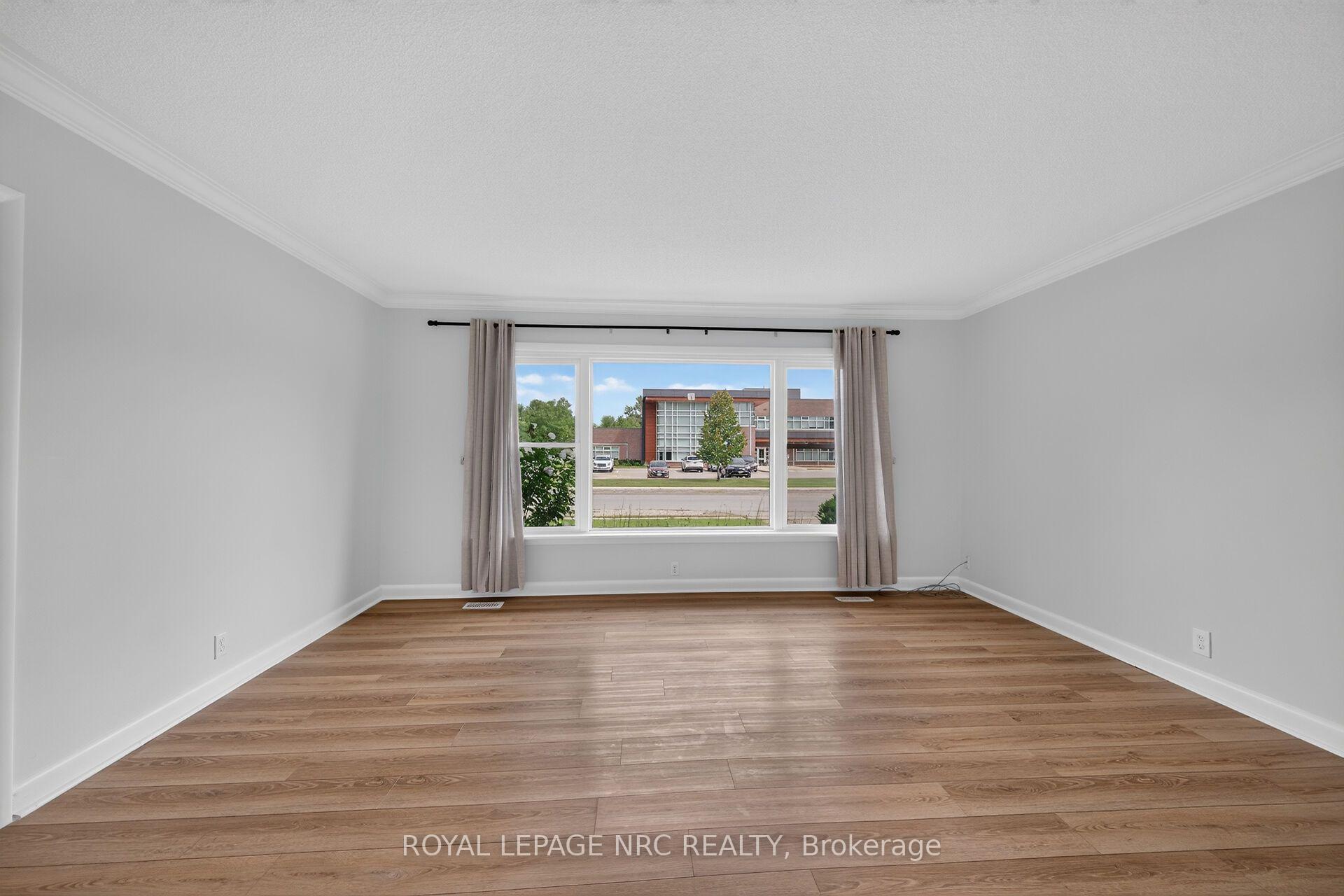 Photo 8 of 316 Fairview Avenue W, Haldimand, Dunnville — HOMEH