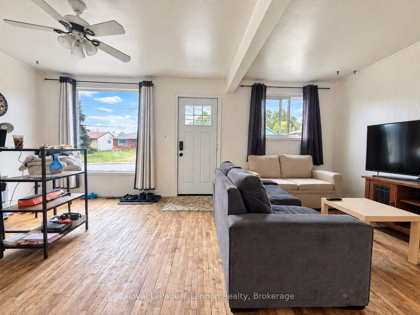 Photo 2 of 498 Grenville Avenue, Thunder Bay, Current River — HOMEH
