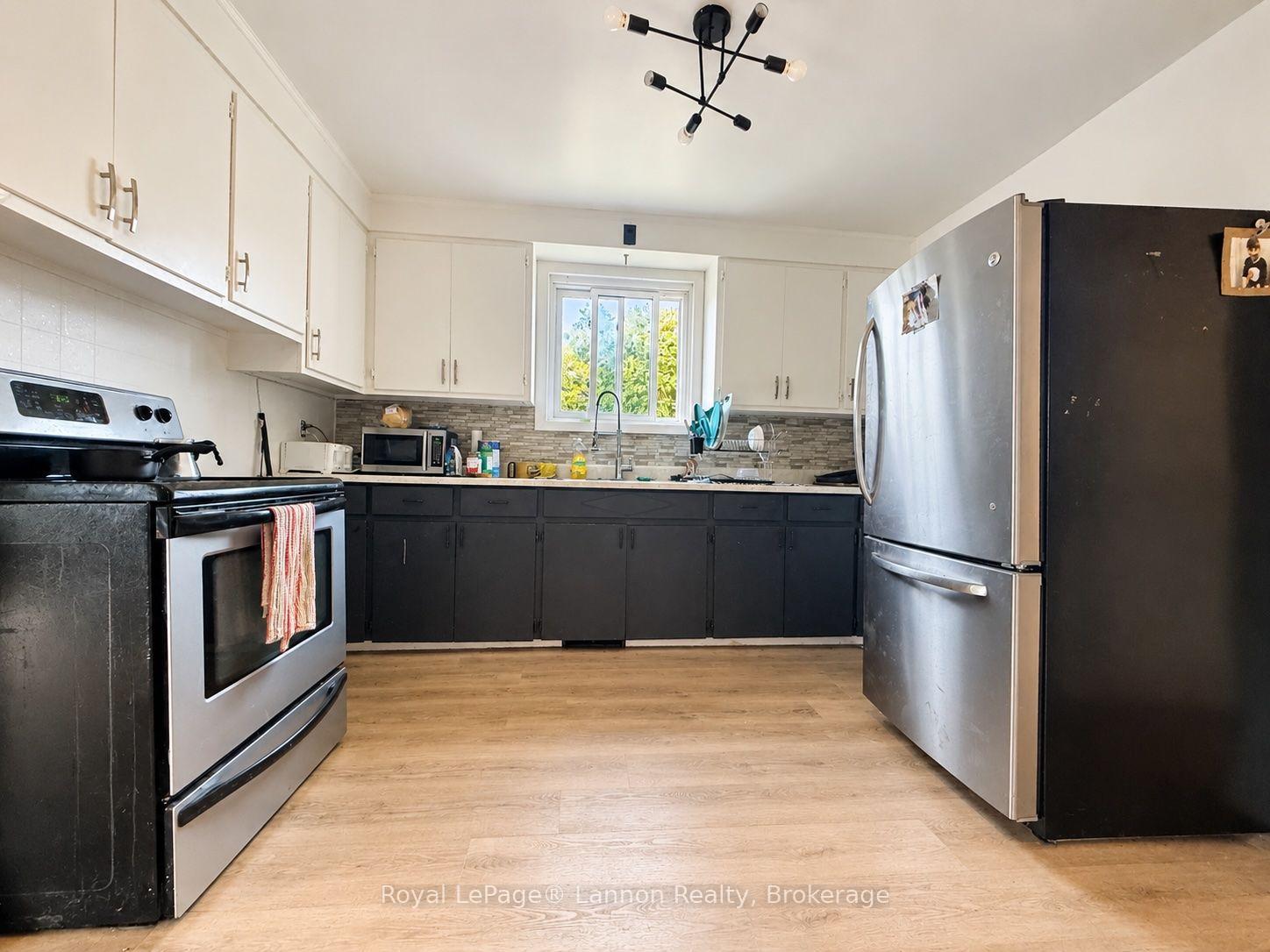 Photo 9 of 498 Grenville Avenue, Thunder Bay, Current River — HOMEH