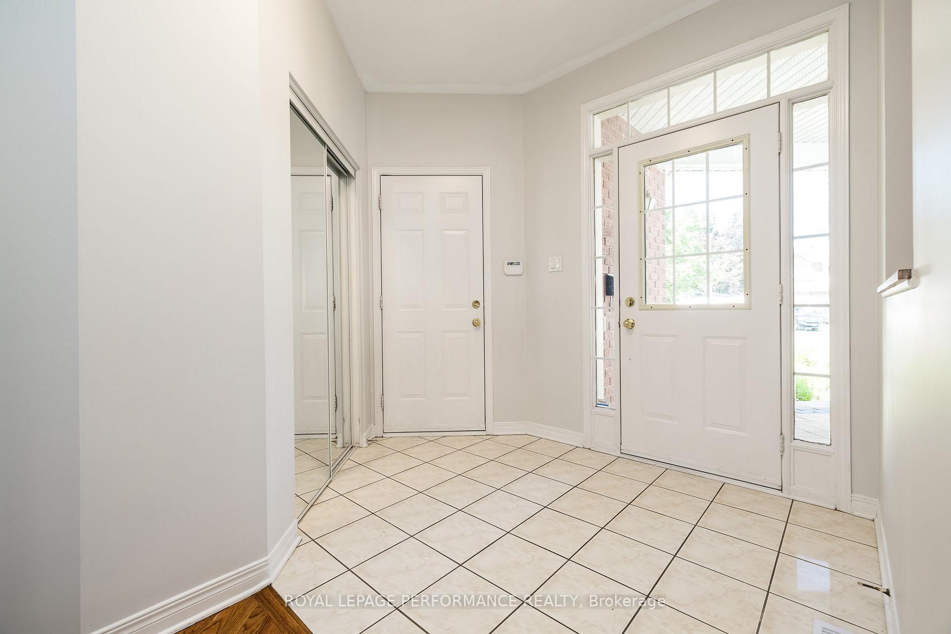 Photo 3 of 127 Finn Court, Ottawa, Ridgemont — HOMEH