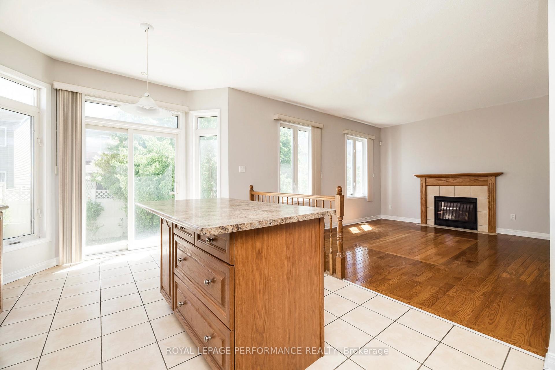 Photo 12 of 127 Finn Court, Ottawa, Ridgemont — HOMEH