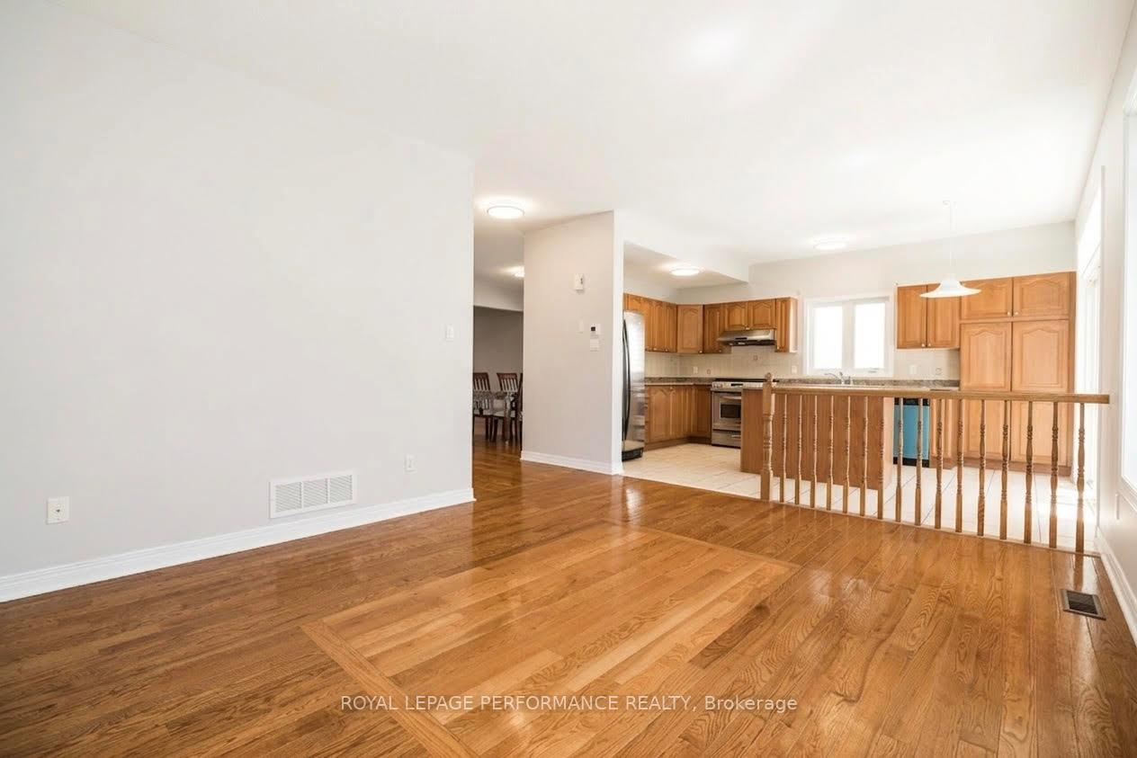 Photo 16 of 127 Finn Court, Ottawa, Ridgemont — HOMEH