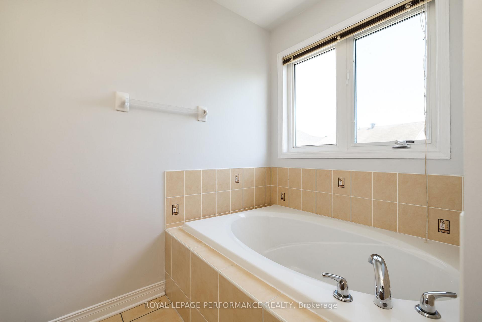 Photo 30 of 127 Finn Court, Ottawa, Ridgemont — HOMEH