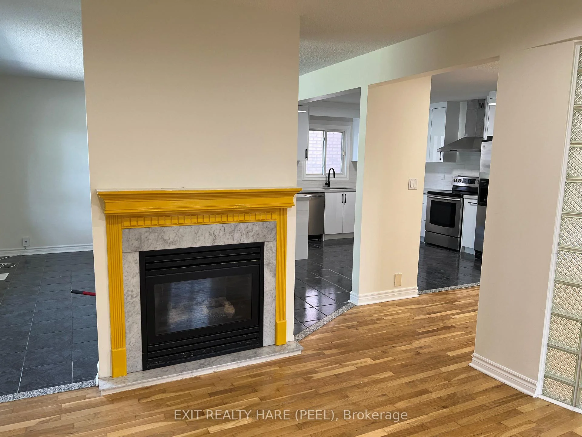 Photo 6 of 7698 Kipling Avenue, Vaughan, Vaughan Grove — HOMEH