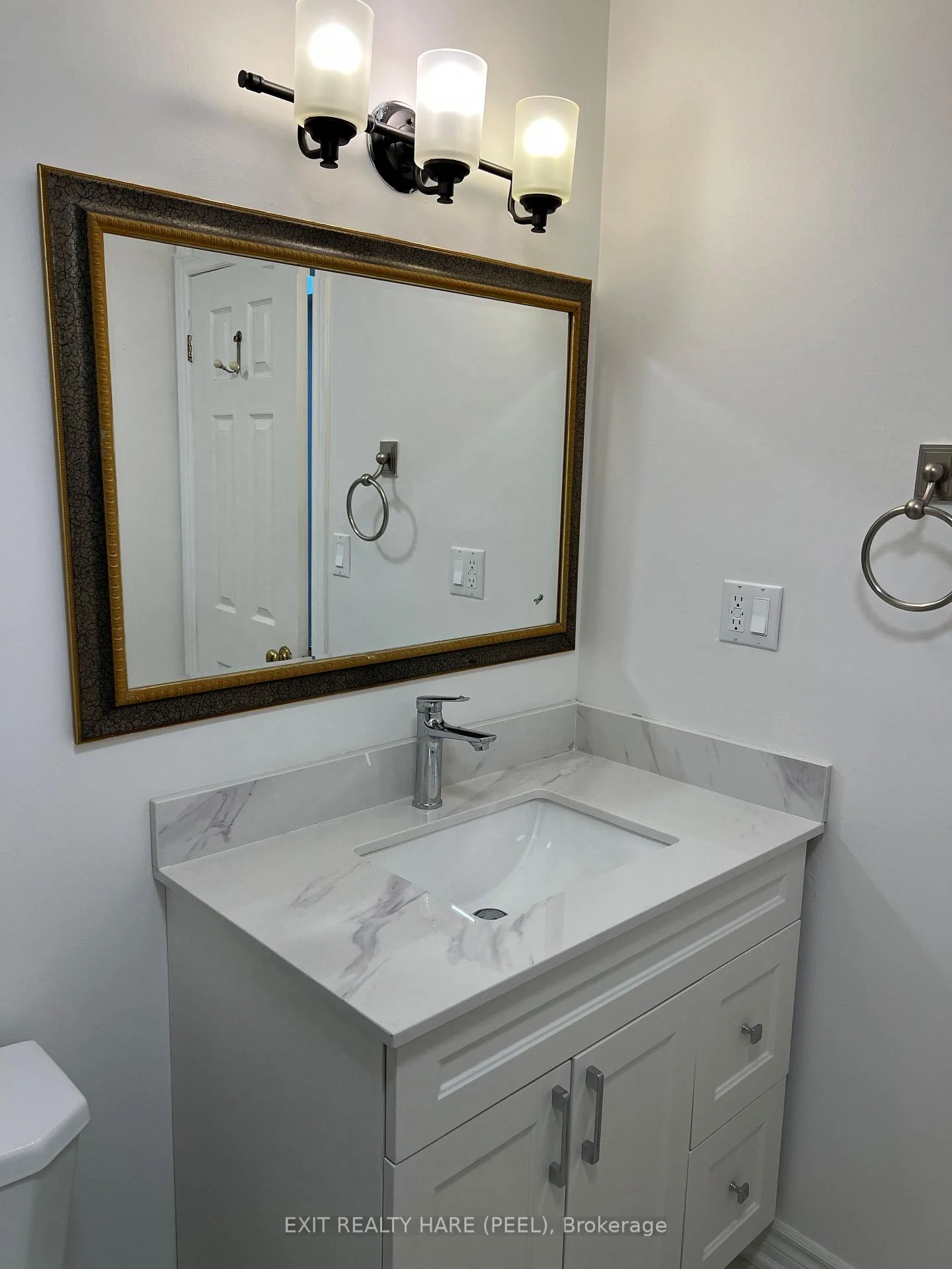 Photo 10 of 7698 Kipling Avenue, Vaughan, Vaughan Grove — HOMEH