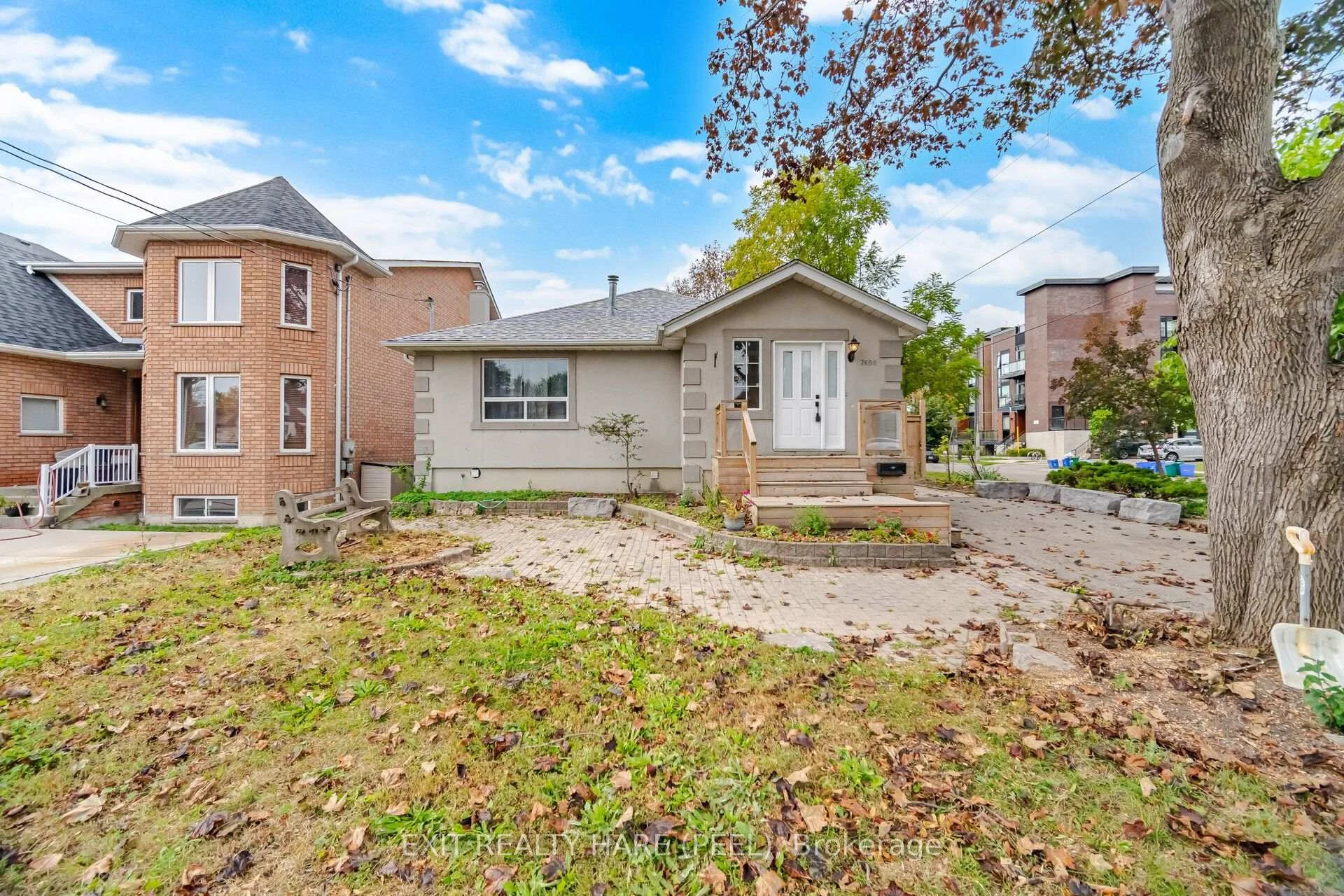 Photo 7 of 7698 Kipling Avenue, Vaughan, Vaughan Grove — HOMEH