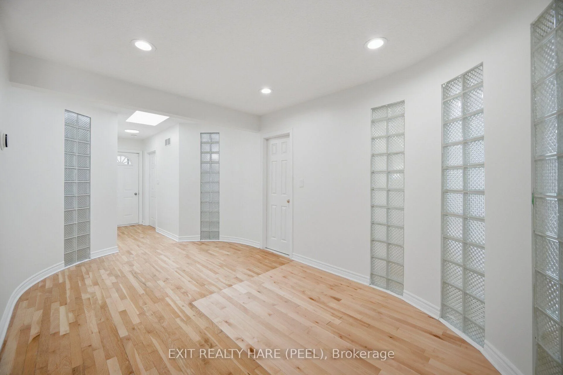 Photo 45 of 7698 Kipling Avenue, Vaughan, Vaughan Grove — HOMEH