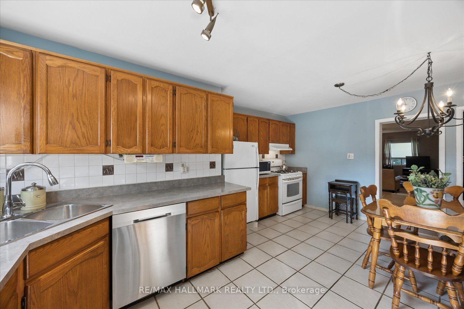 Photo 17 of 69 Alton Avenue, Toronto, South Riverdale — HOMEH