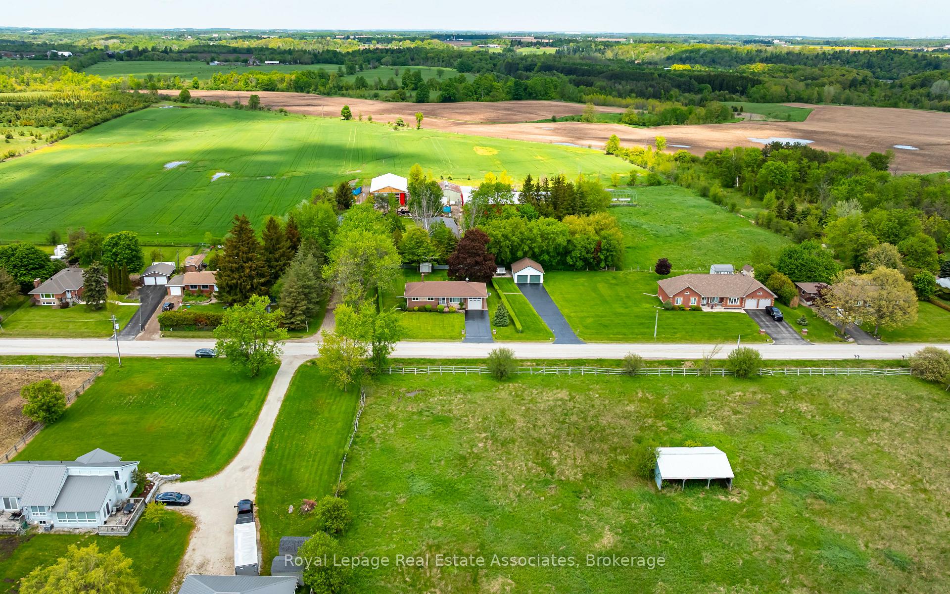 Photo 2 of 12851 9 Line, Halton Hills, Rural Halton Hills — HOMEH