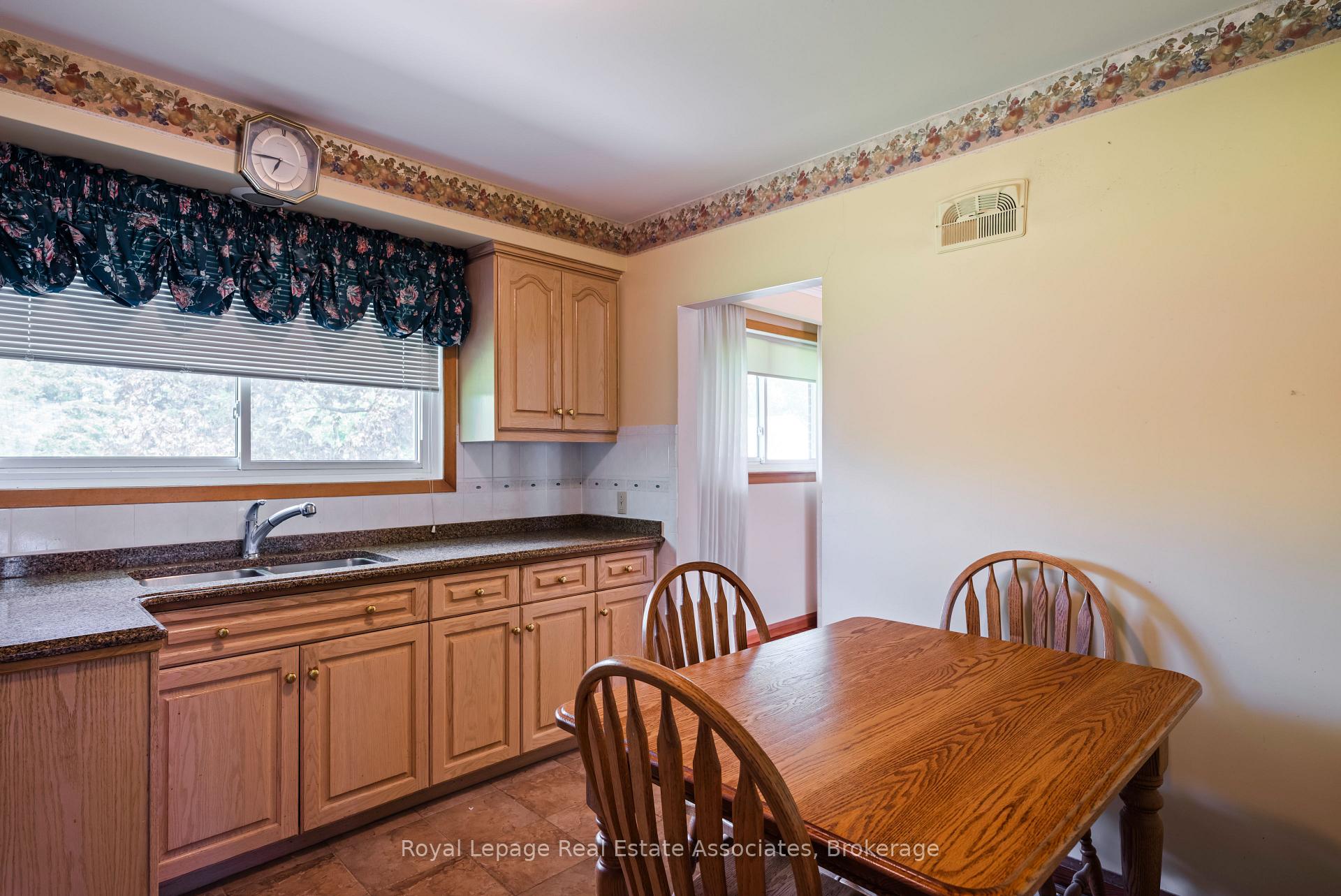 Photo 14 of 12851 9 Line, Halton Hills, Rural Halton Hills — HOMEH
