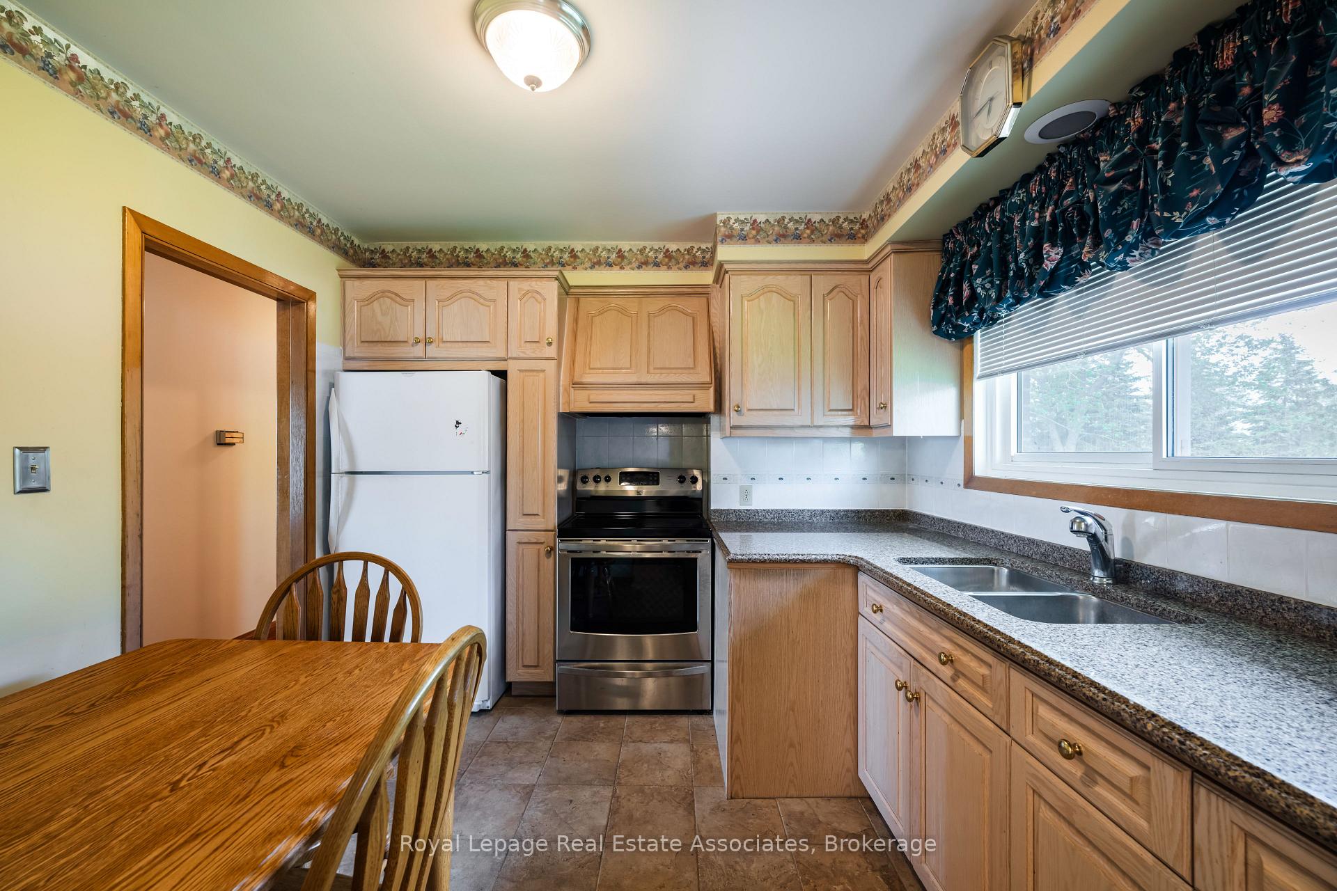 Photo 16 of 12851 9 Line, Halton Hills, Rural Halton Hills — HOMEH