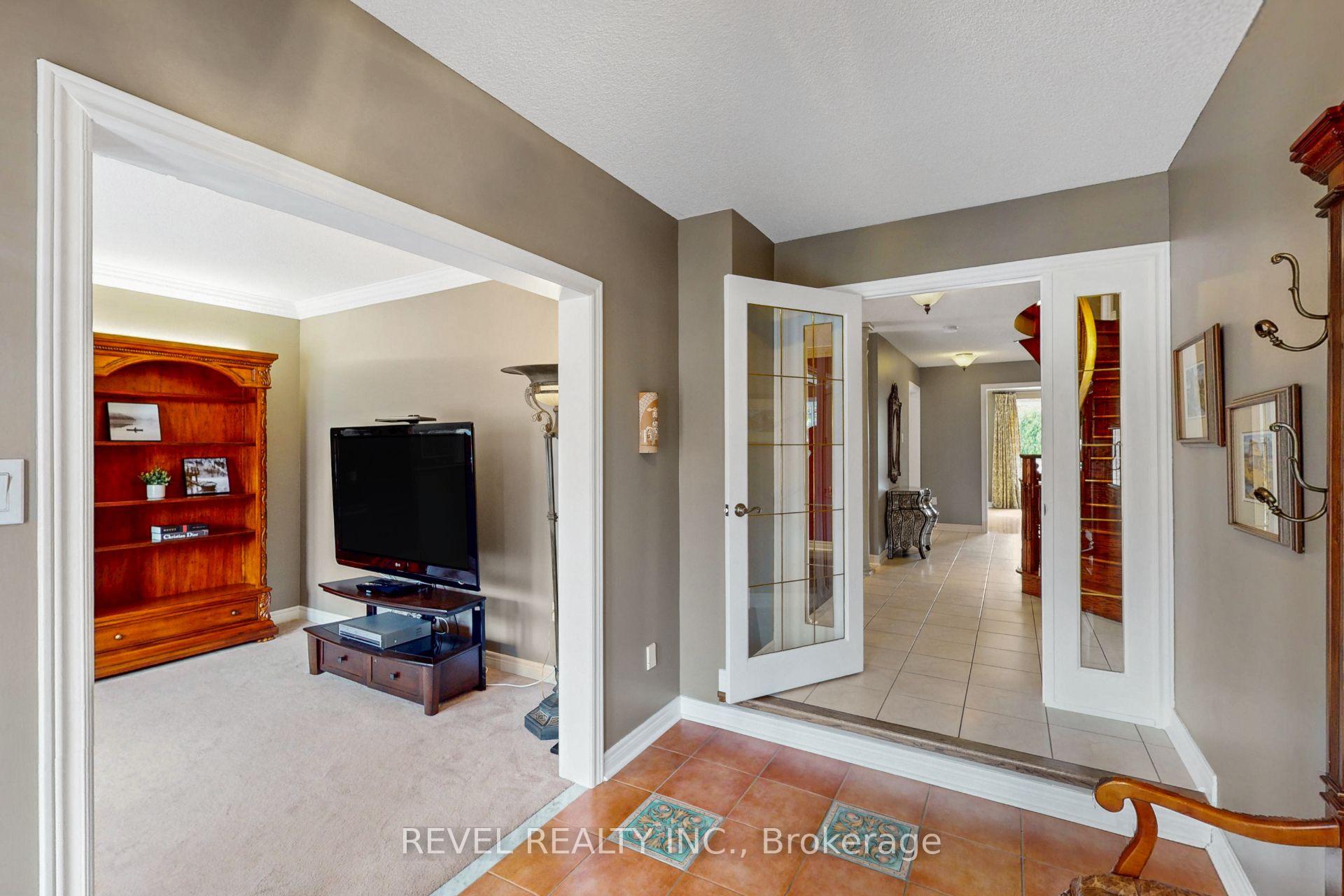 Photo 4 of 6872 Round Leaf Court, Mississauga, Lisgar — HOMEH