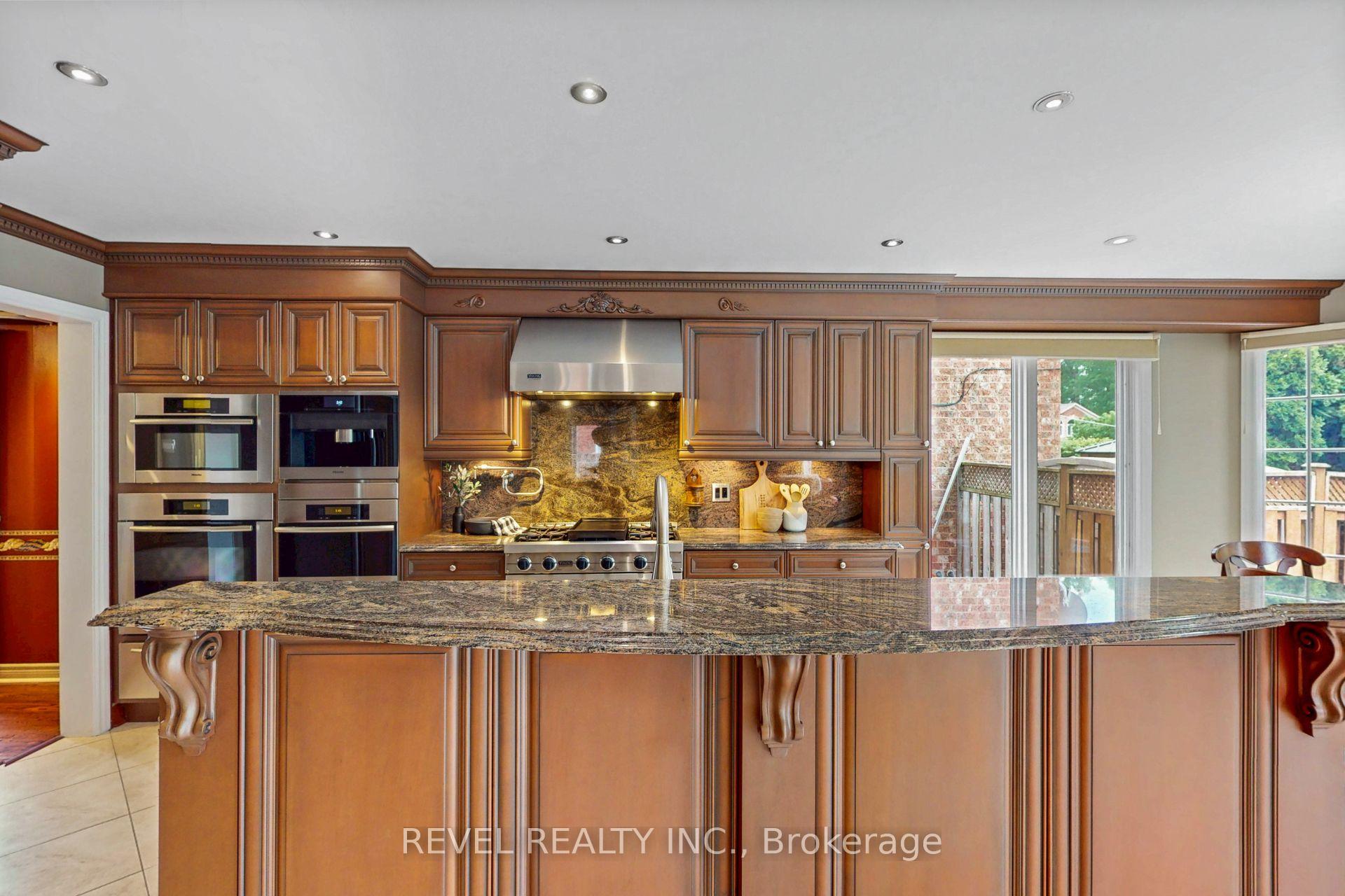 Photo 9 of 6872 Round Leaf Court, Mississauga, Lisgar — HOMEH
