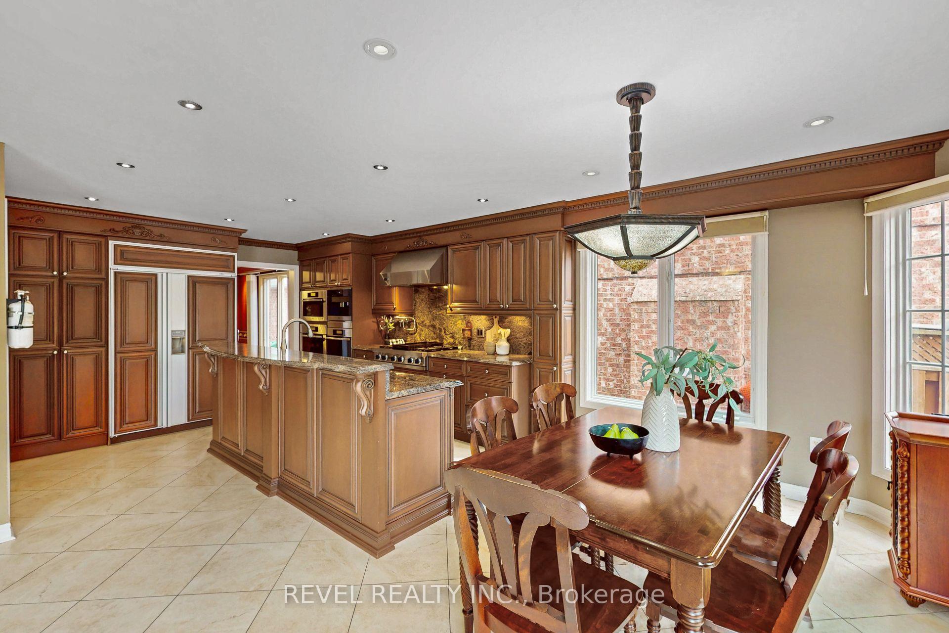 Photo 11 of 6872 Round Leaf Court, Mississauga, Lisgar — HOMEH