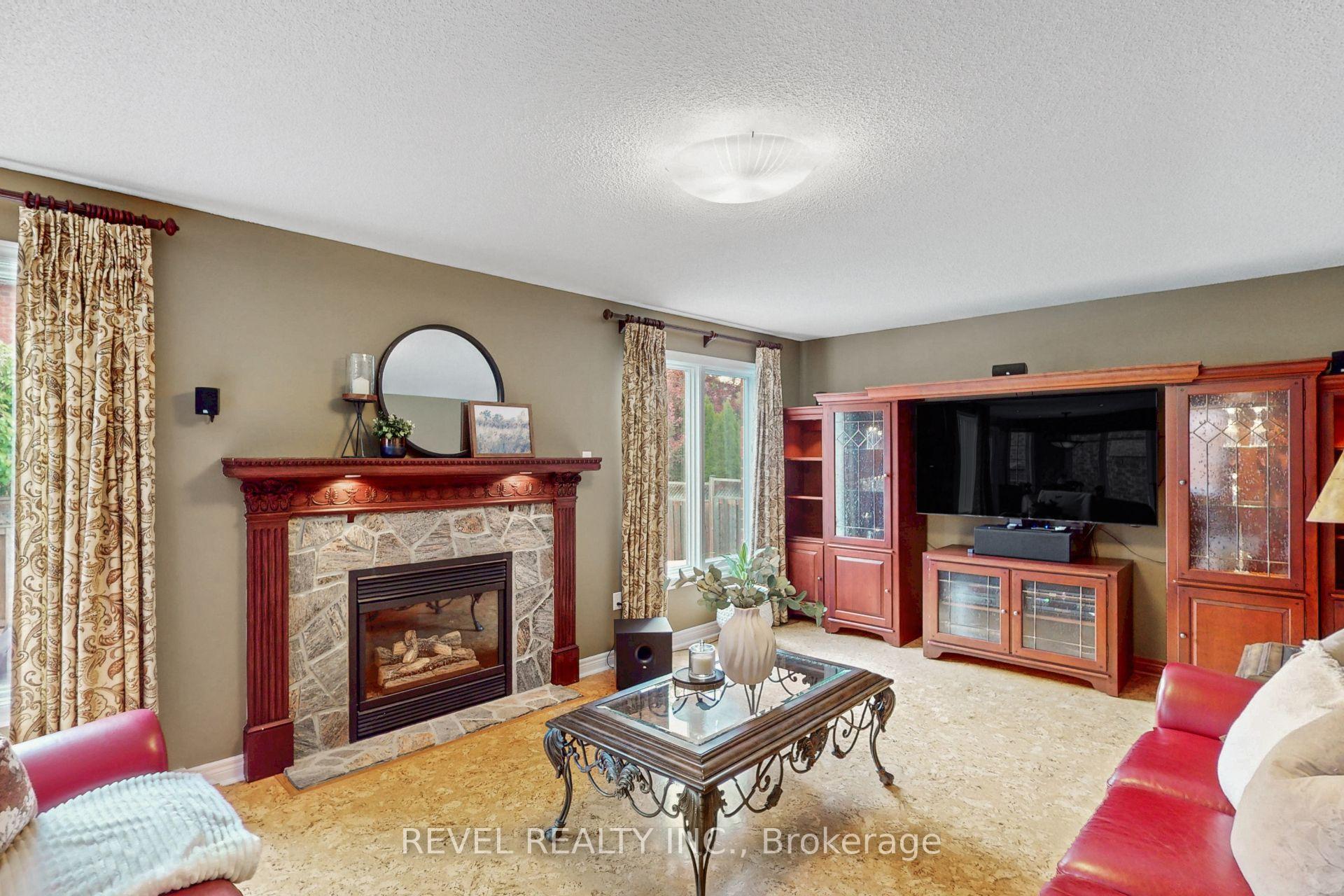 Photo 13 of 6872 Round Leaf Court, Mississauga, Lisgar — HOMEH