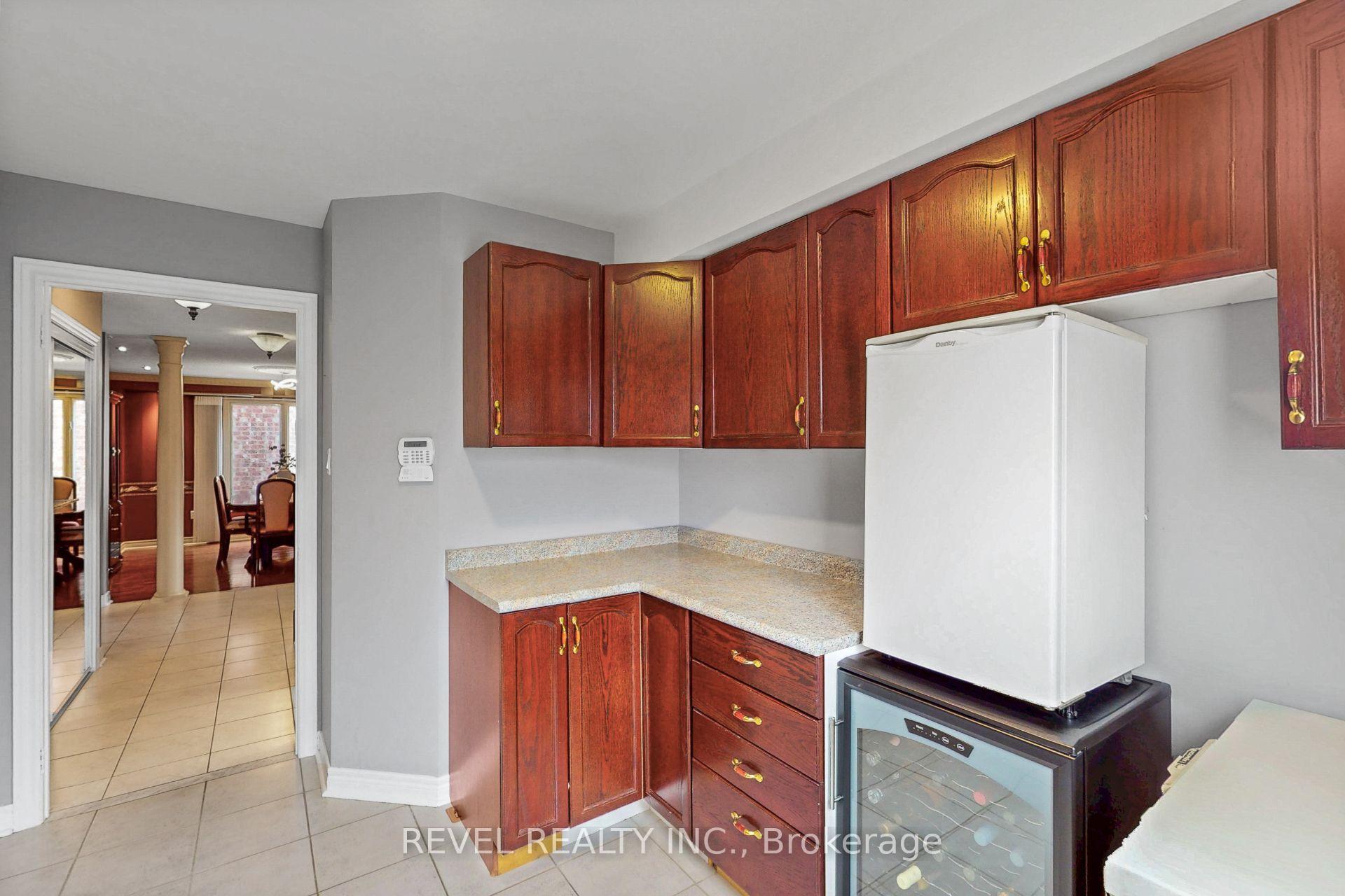 Photo 18 of 6872 Round Leaf Court, Mississauga, Lisgar — HOMEH