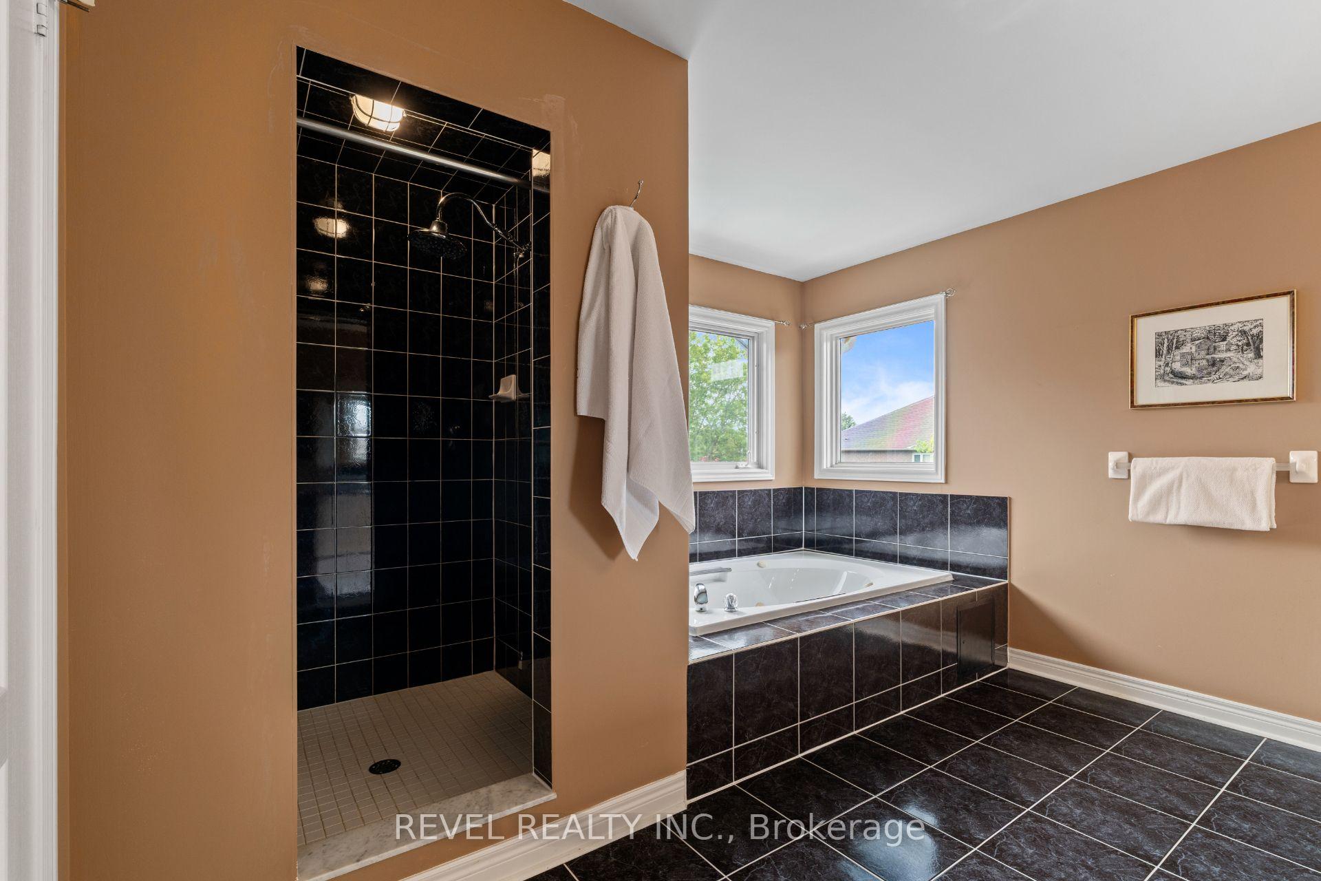 Photo 25 of 6872 Round Leaf Court, Mississauga, Lisgar — HOMEH