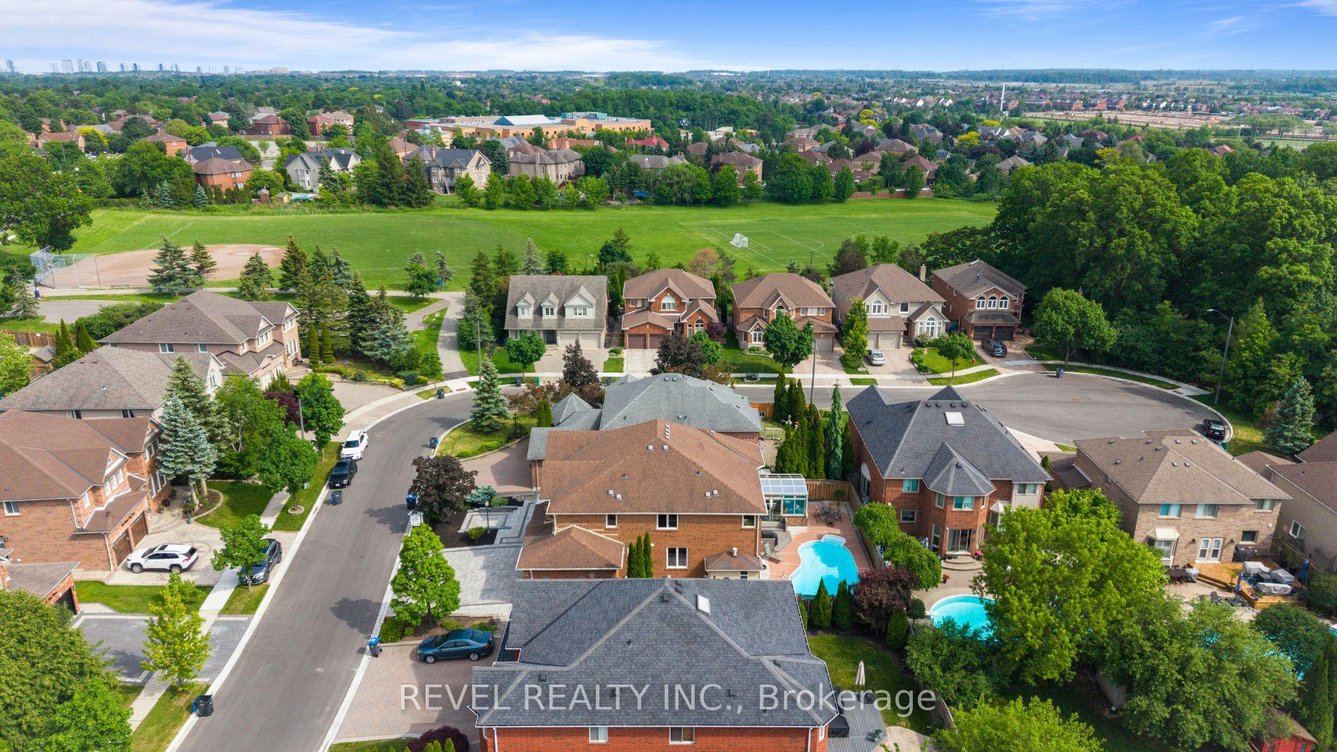 Photo 43 of 6872 Round Leaf Court, Mississauga, Lisgar — HOMEH