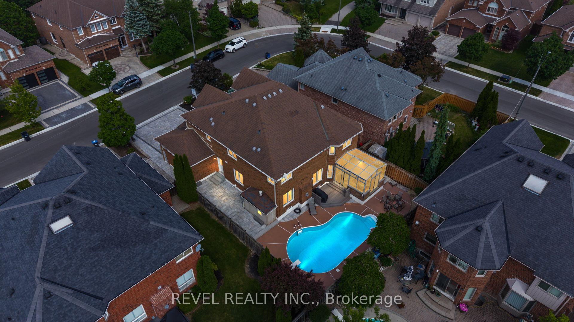 Photo 44 of 6872 Round Leaf Court, Mississauga, Lisgar — HOMEH